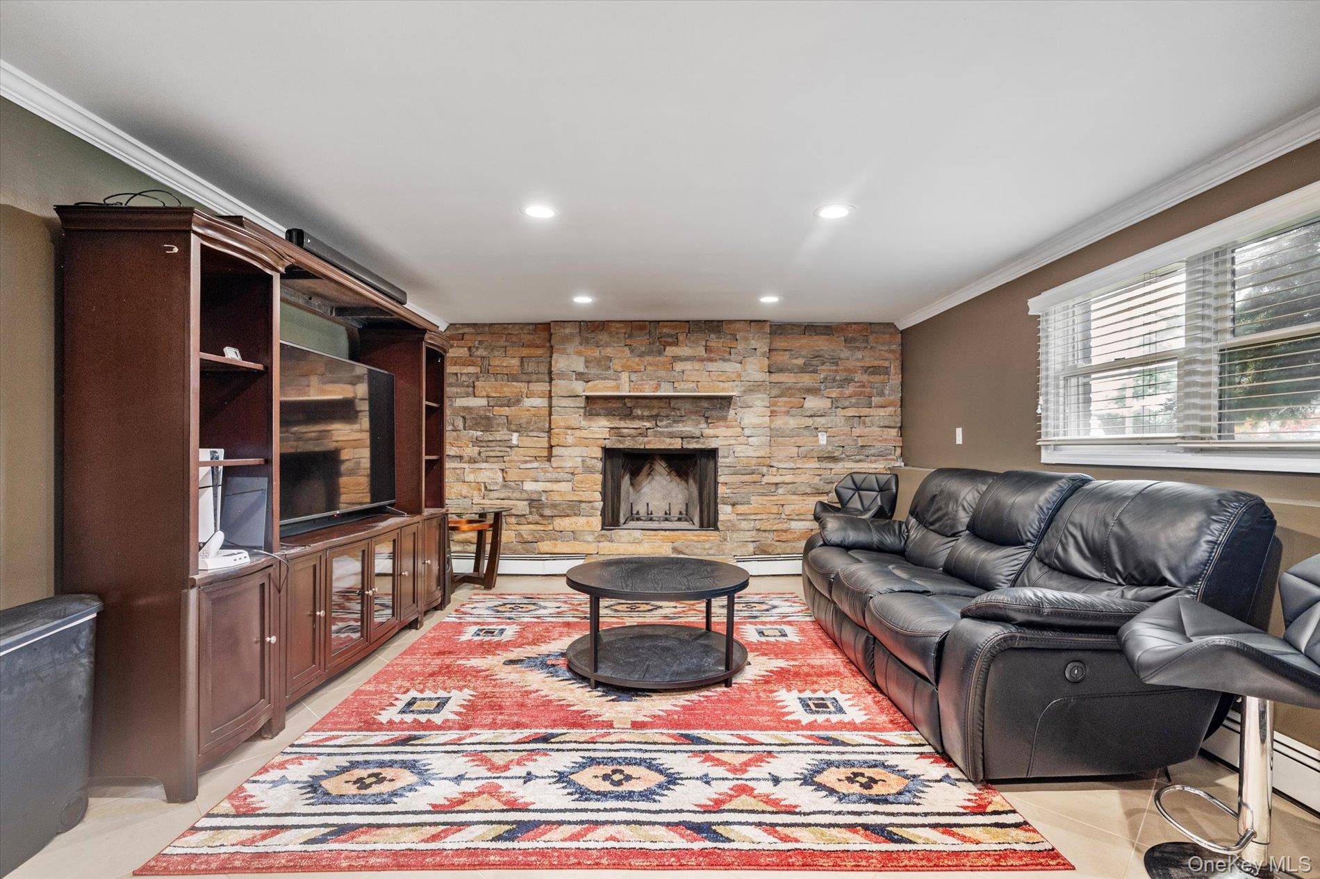 40 Bayview Place, Massapequa, NY 11758