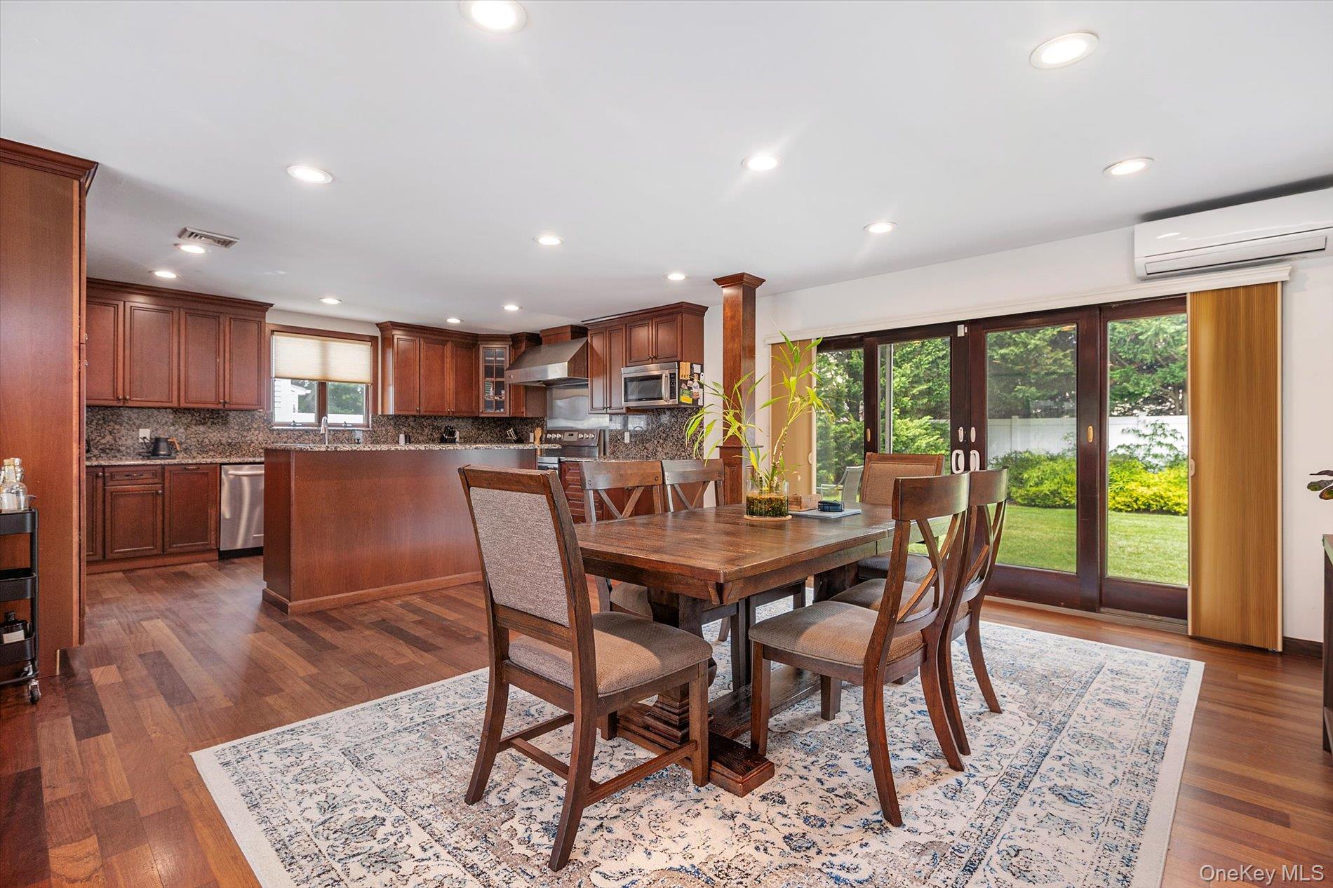 40 Bayview Place, Massapequa, NY 11758