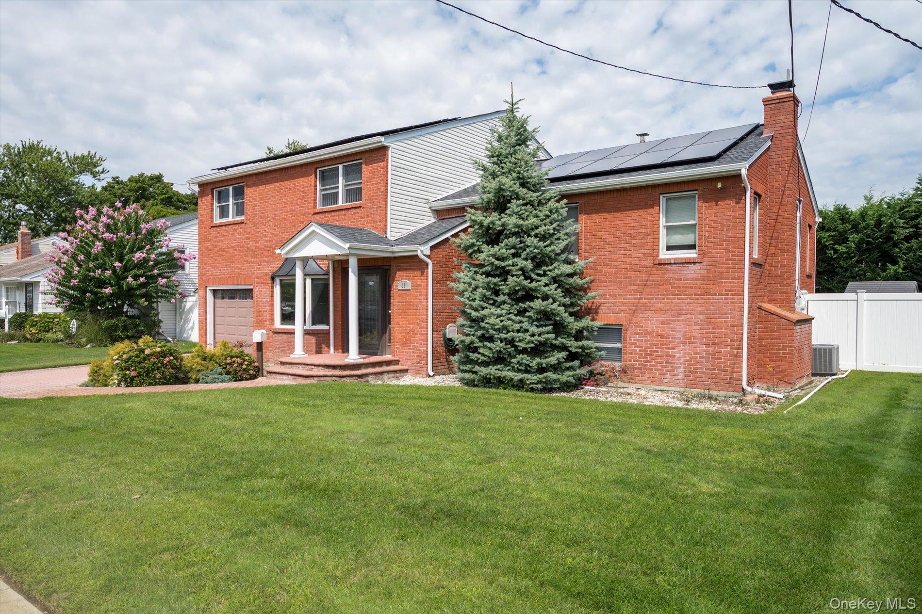 40 Bayview Place, Massapequa, NY 11758