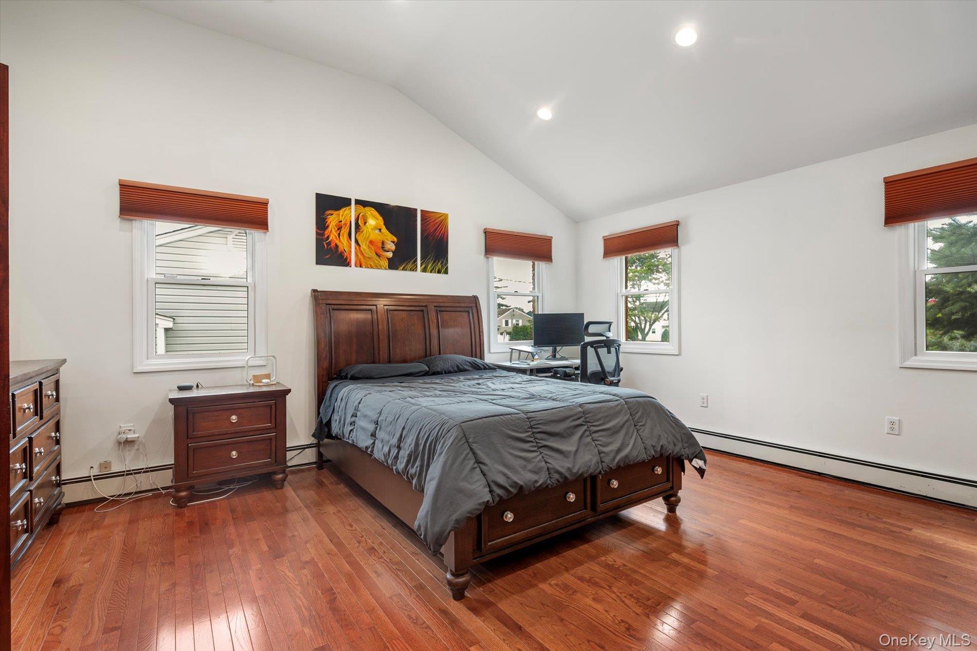 40 Bayview Place, Massapequa, NY 11758