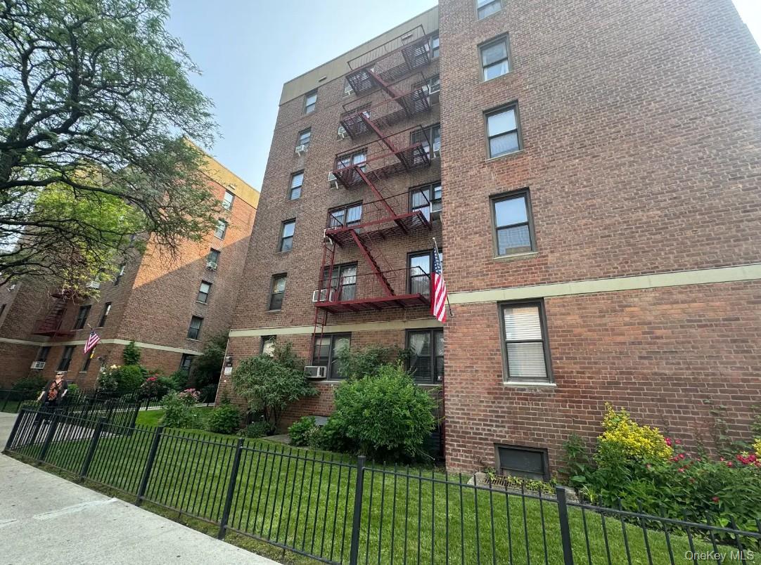 65-39 108 Street # E6, Forest Hills, NY 11375