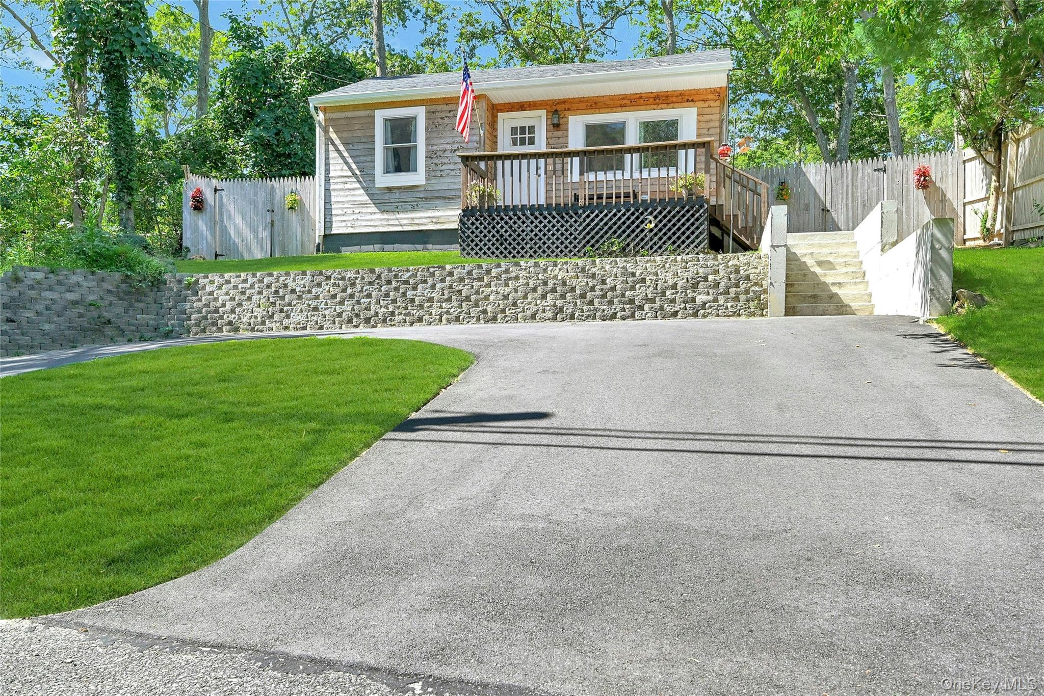 2 Setauket Trail, Ridge, NY 11961