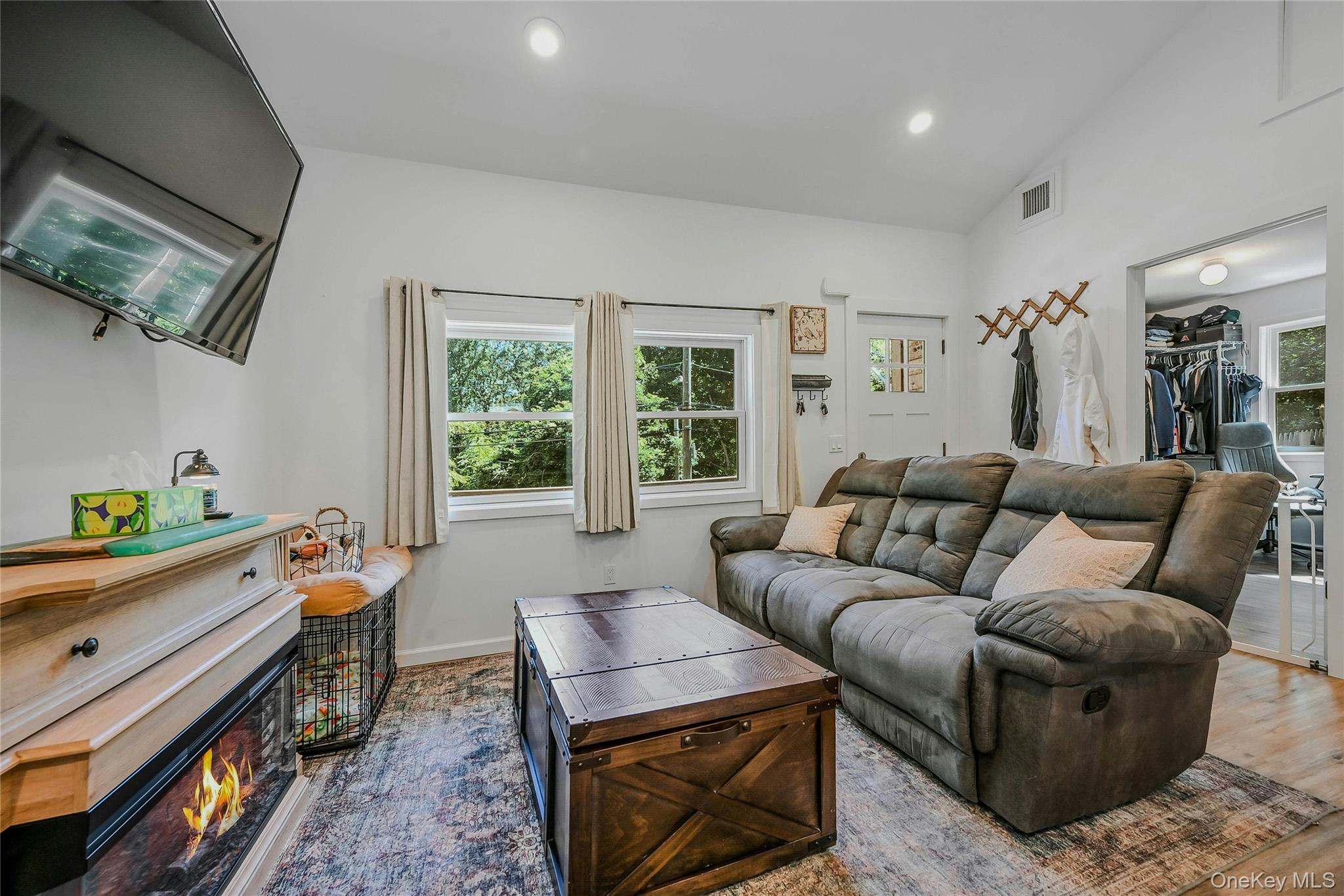 2 Setauket Trail, Ridge, NY 11961