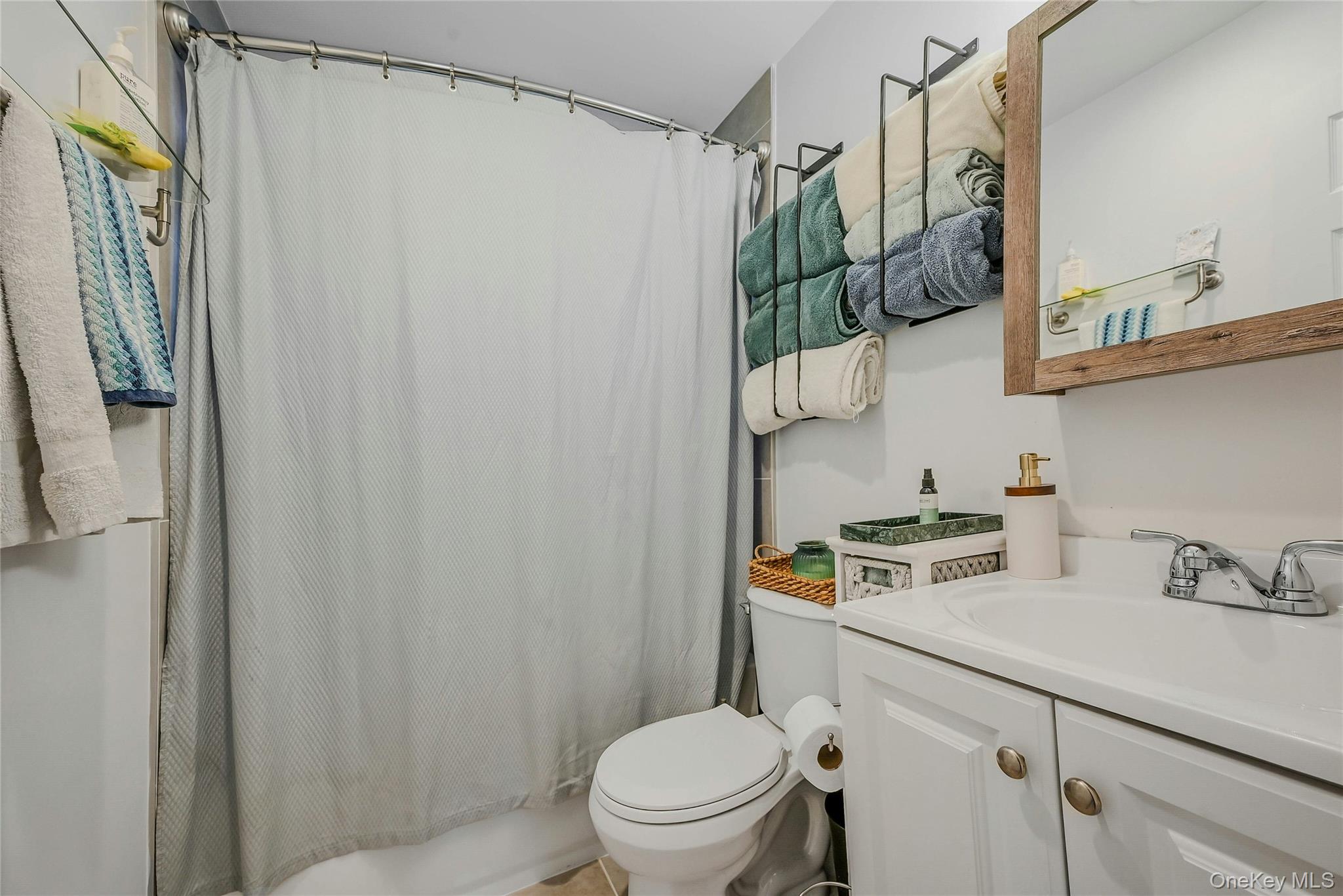 2 Setauket Trail, Ridge, NY 11961