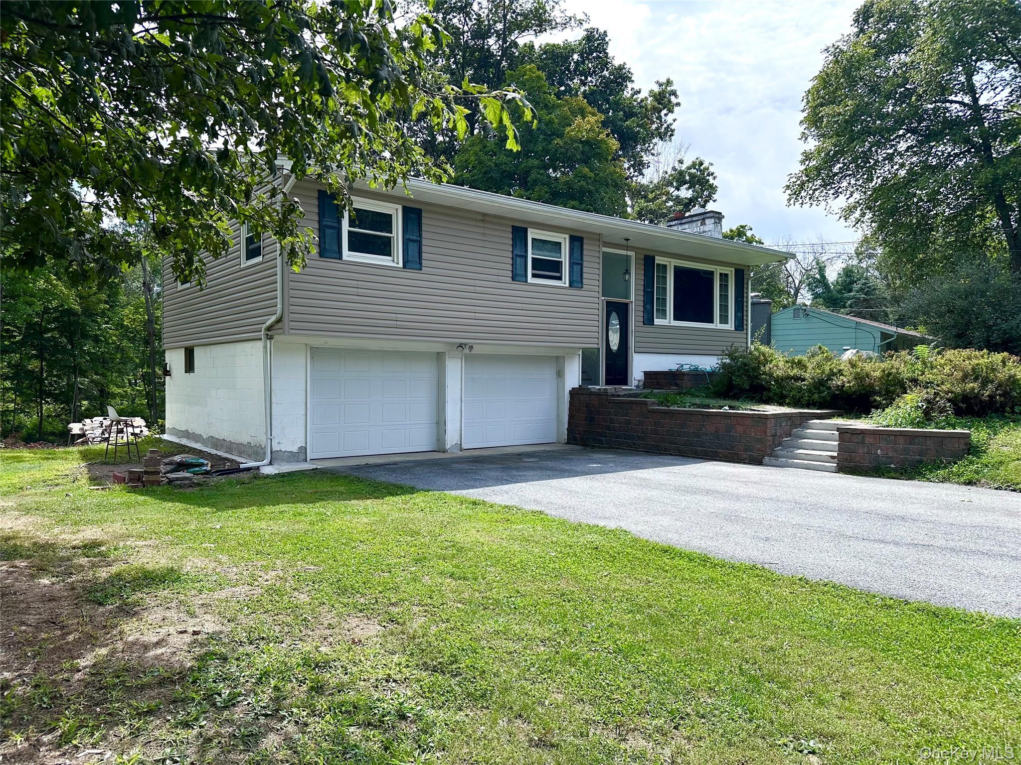 171 Roosevelt Road, Hyde Park, NY 12538