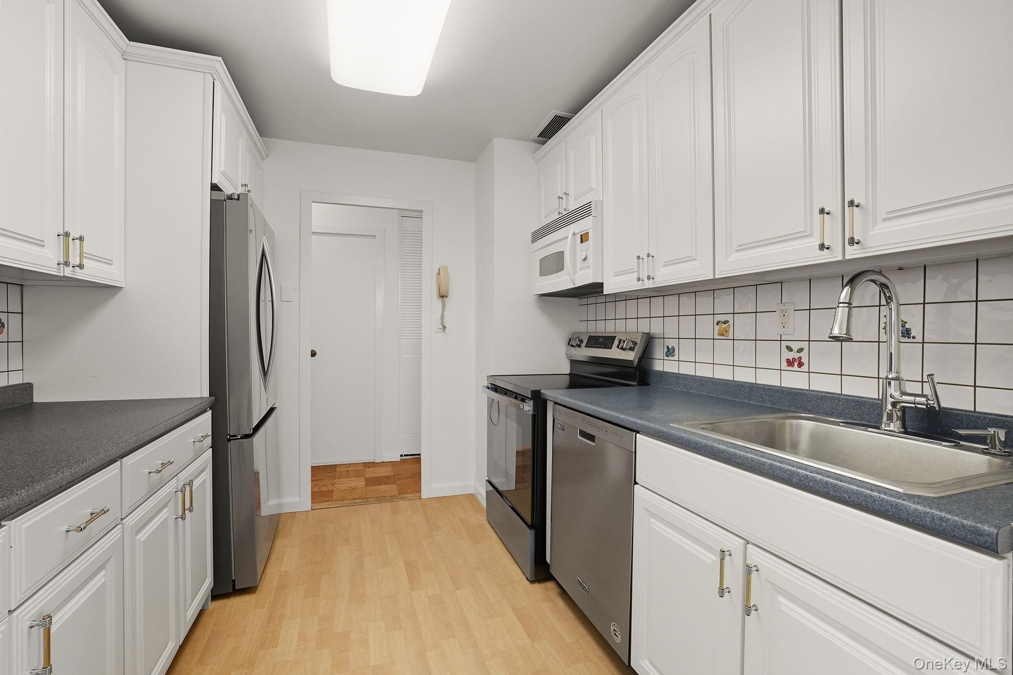 20 Old Mamaroneck Road # 6C, White Plains, NY 10605