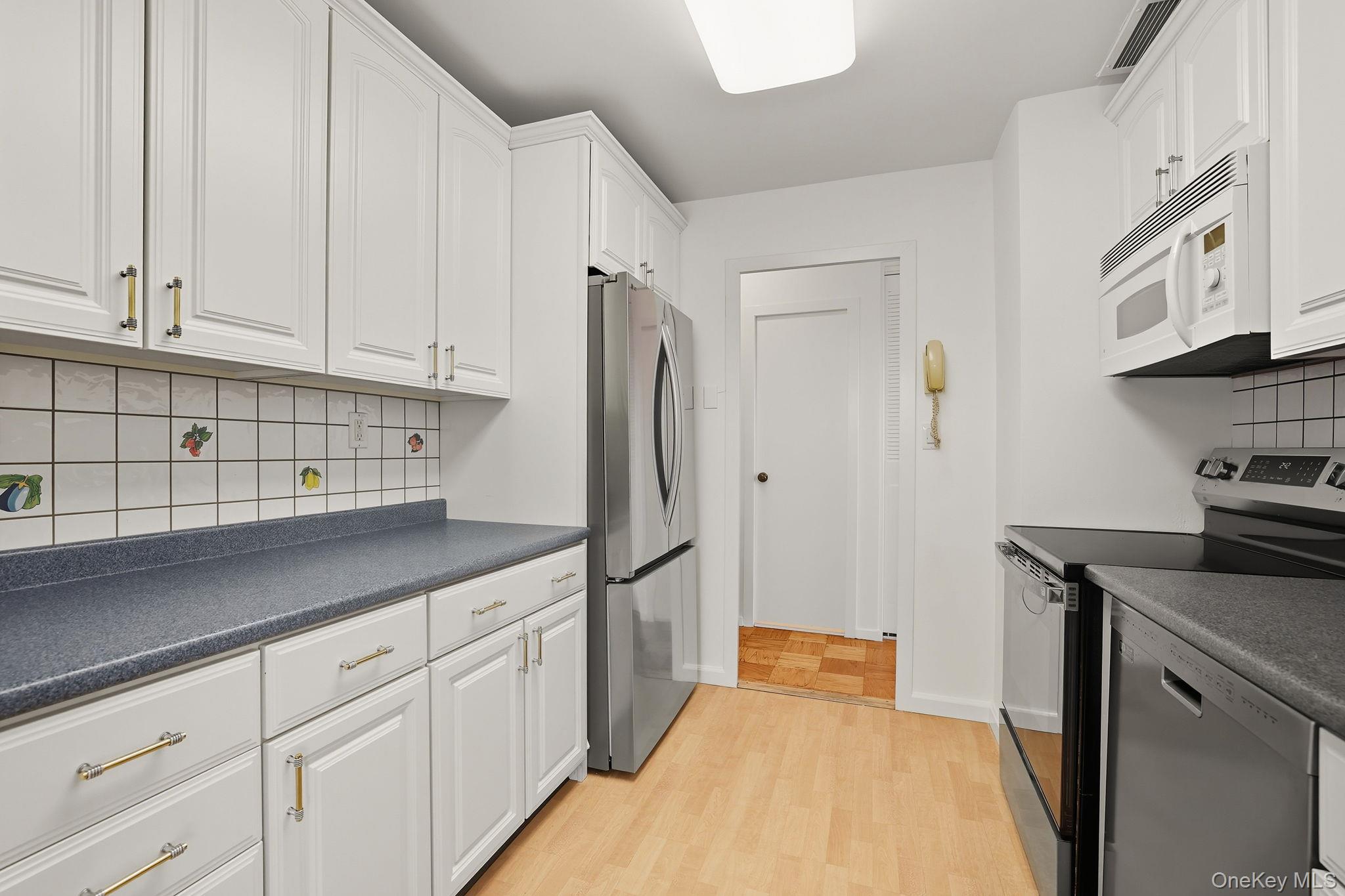 20 Old Mamaroneck Road # 6C, White Plains, NY 10605