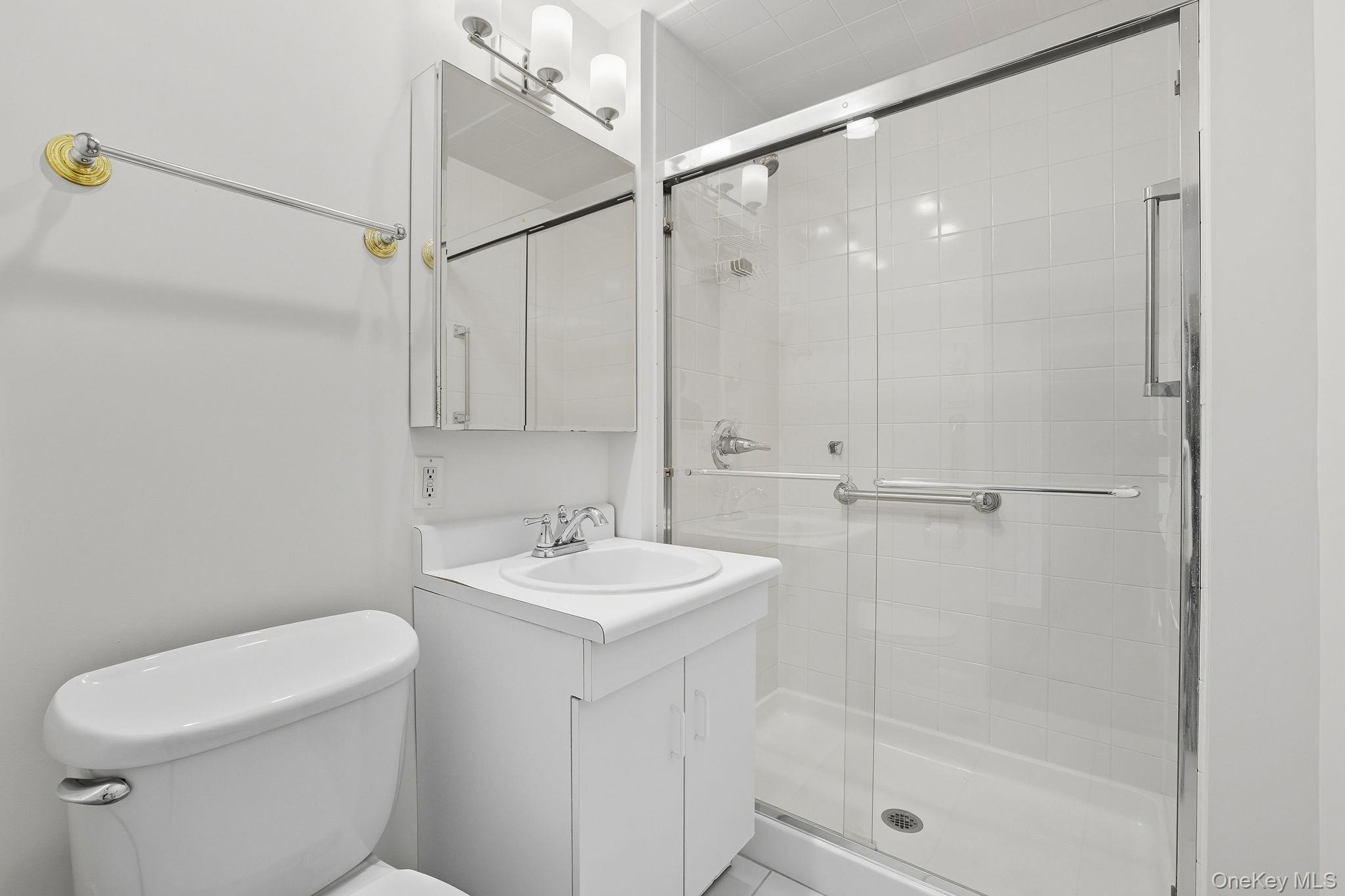 20 Old Mamaroneck Road # 6C, White Plains, NY 10605