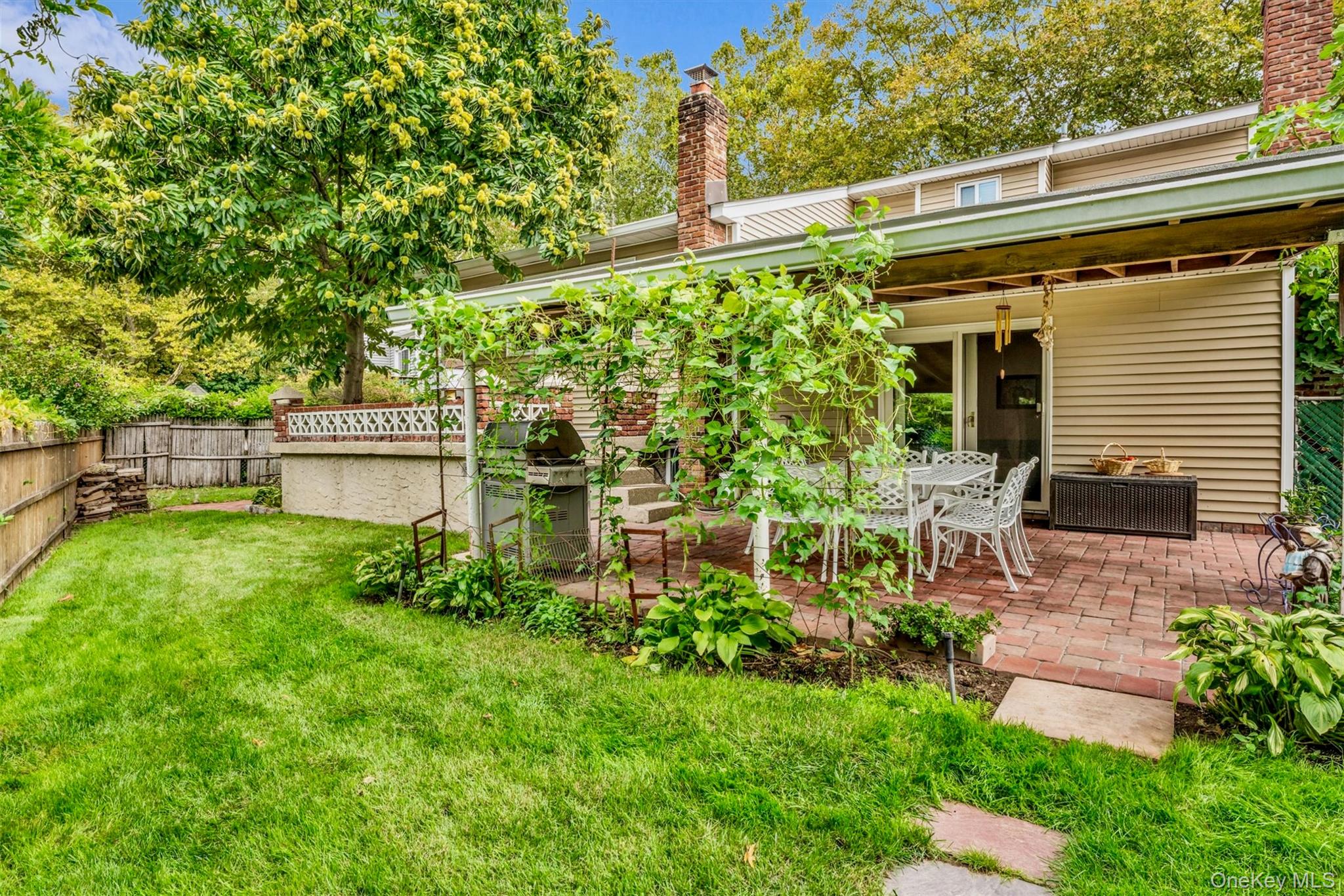 6 Saddler Court, South Huntington, NY 11746