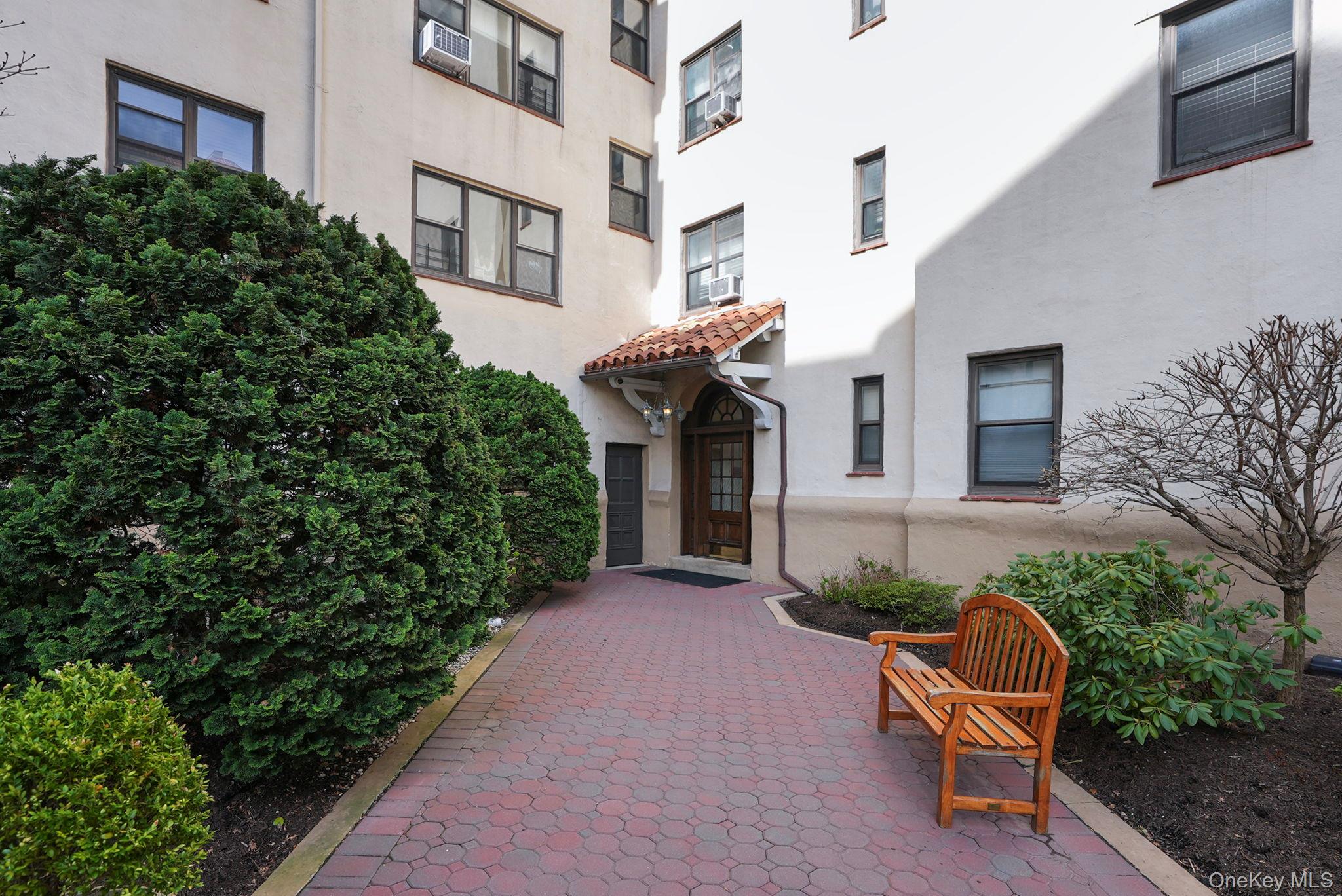 17 N Chatsworth Avenue # #4L, Larchmont, NY 10538