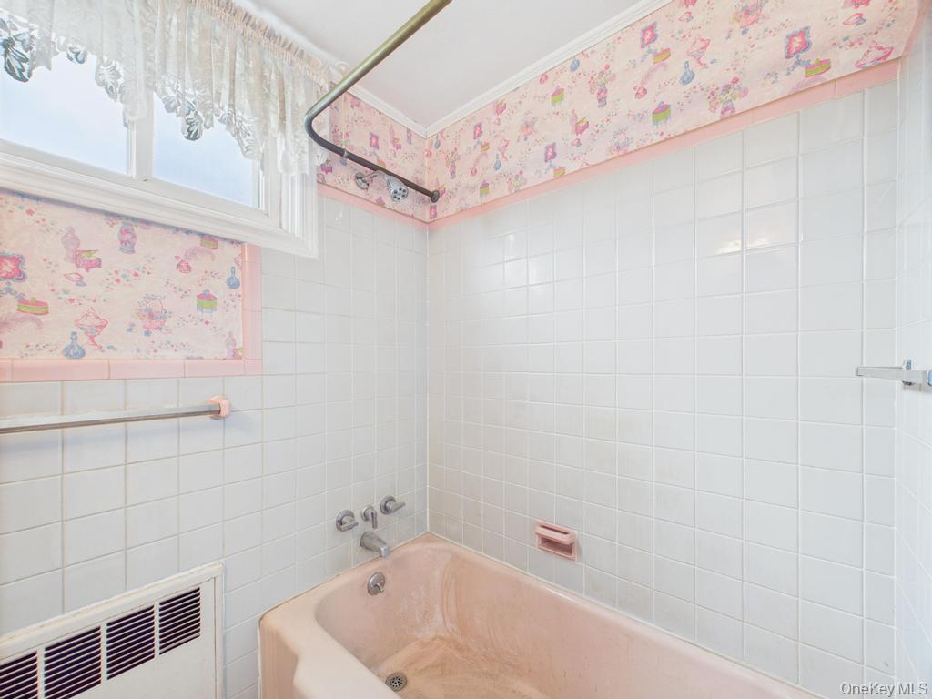 81 Cedarlawn Boulevard, Valley Stream, NY 11580