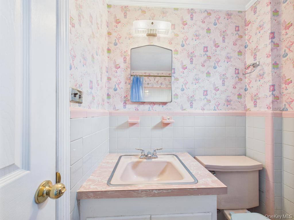 81 Cedarlawn Boulevard, Valley Stream, NY 11580