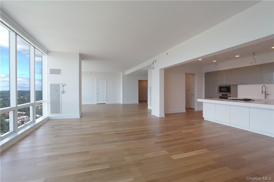 1 Renaissance Square # PH40C, White Plains, NY 10601