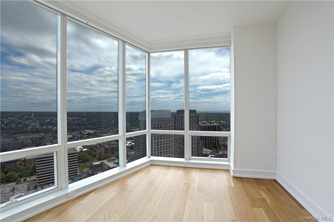 1 Renaissance Square # PH40C, White Plains, NY 10601