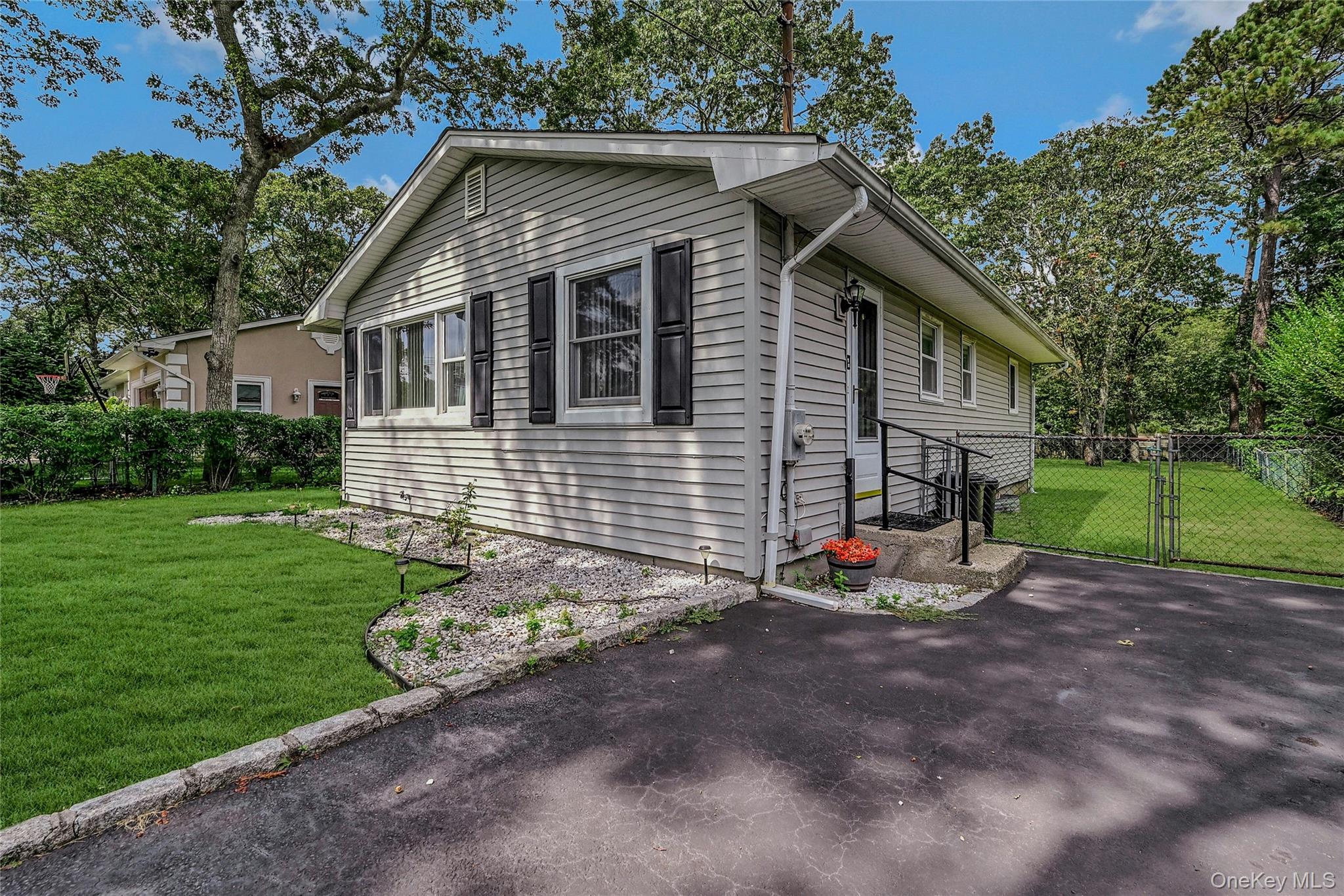 222 Priscilla Avenue, Flanders, NY 11901