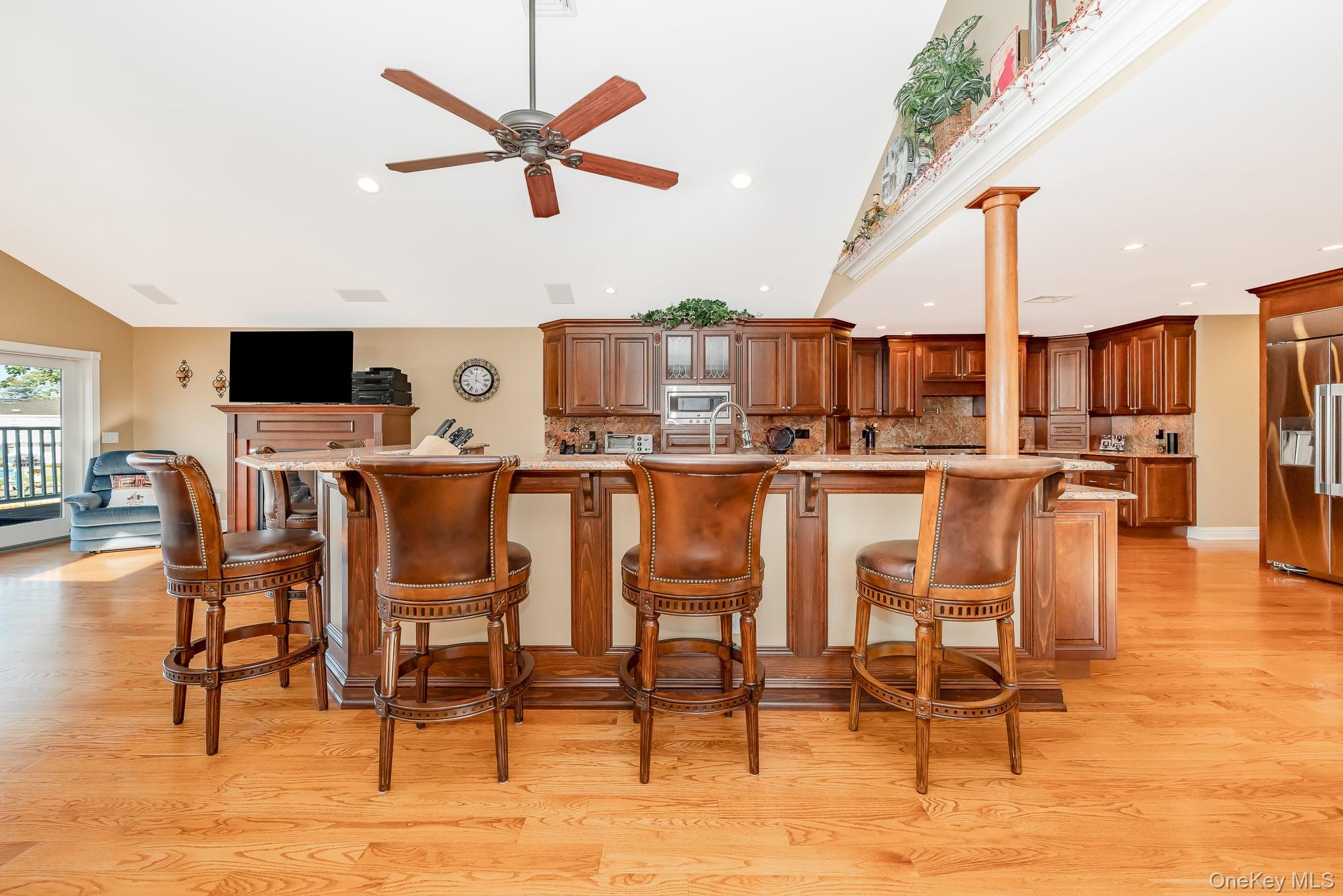 43 Duck Lane, West Islip, NY 11795