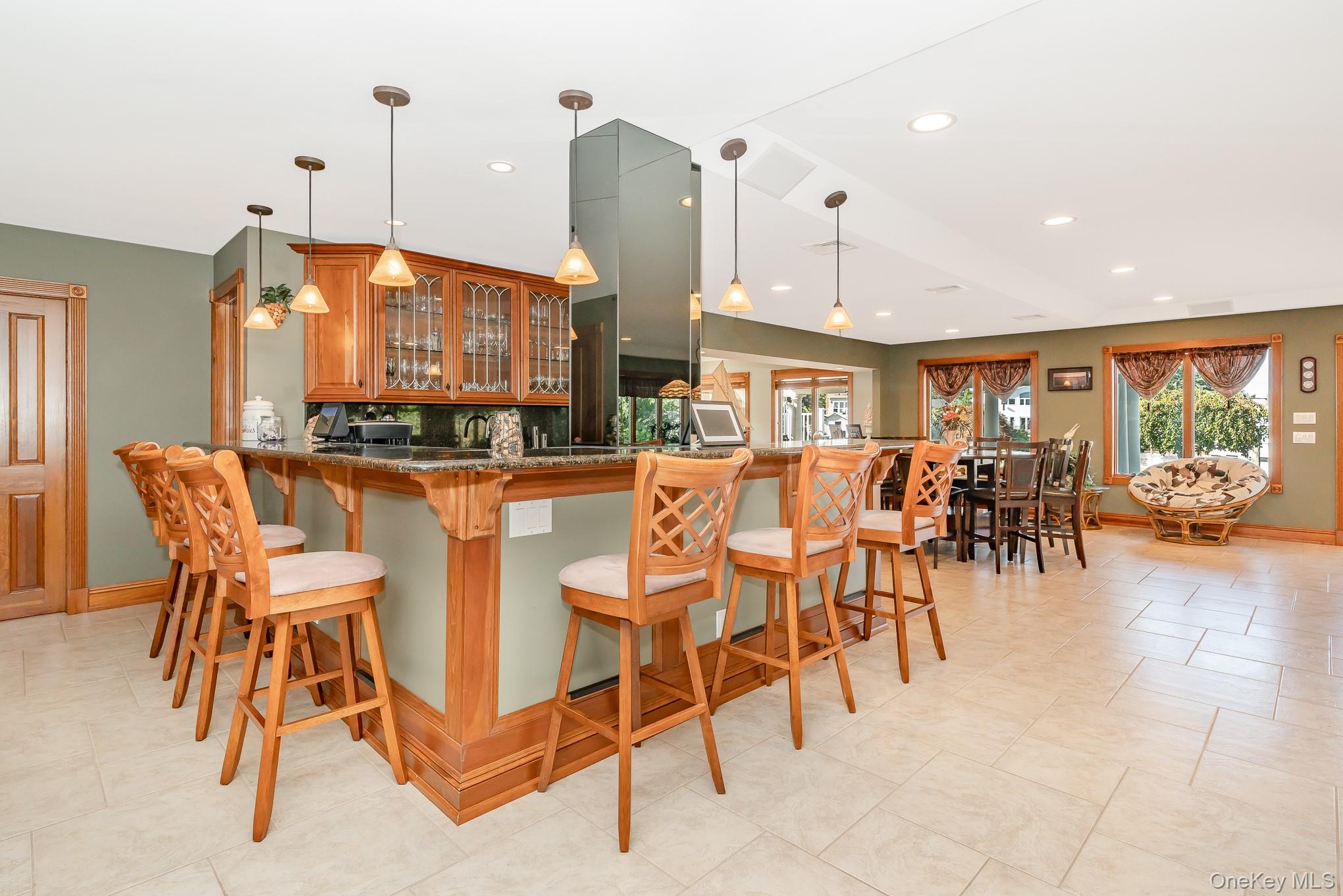 43 Duck Lane, West Islip, NY 11795