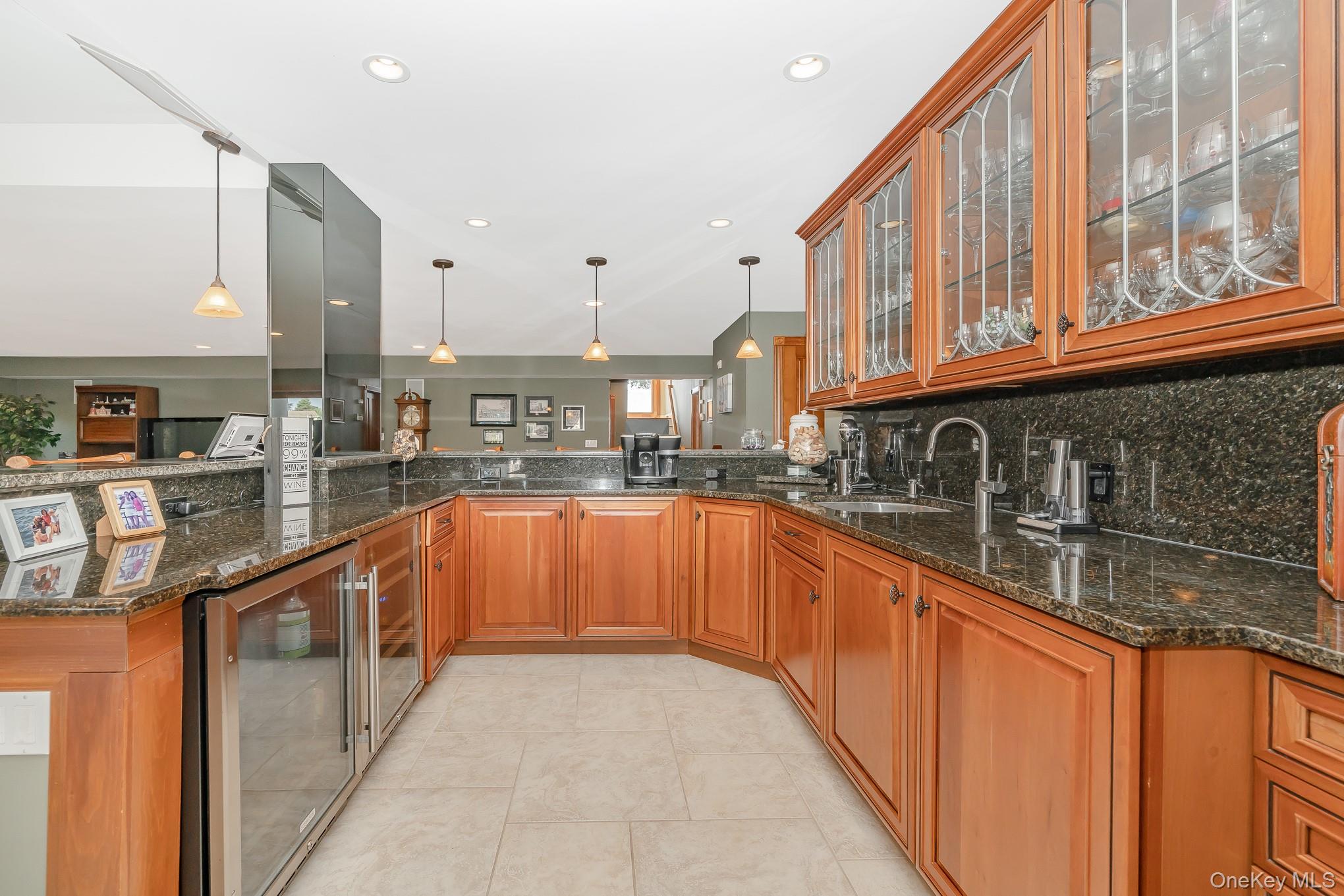 43 Duck Lane, West Islip, NY 11795