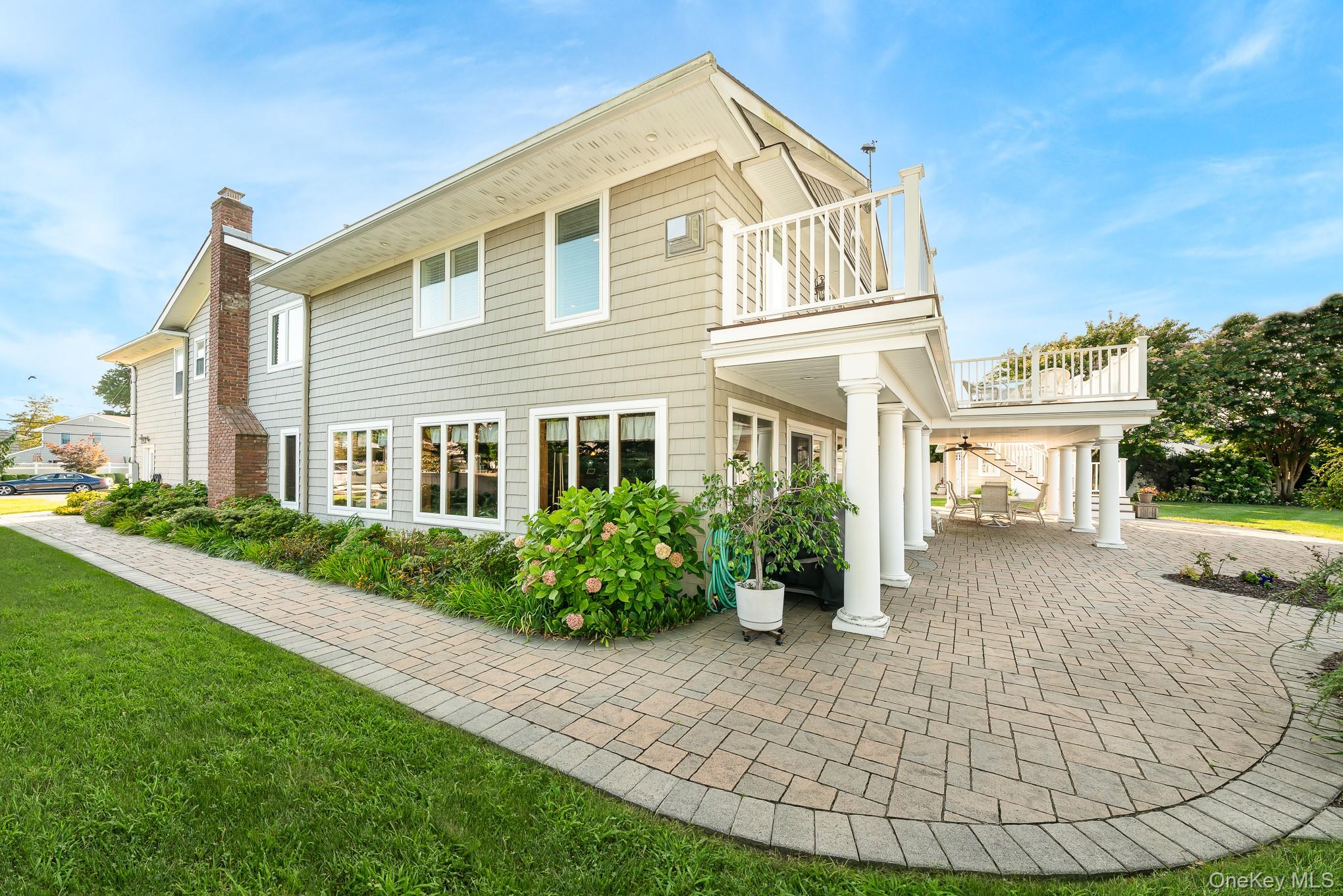 43 Duck Lane, West Islip, NY 11795