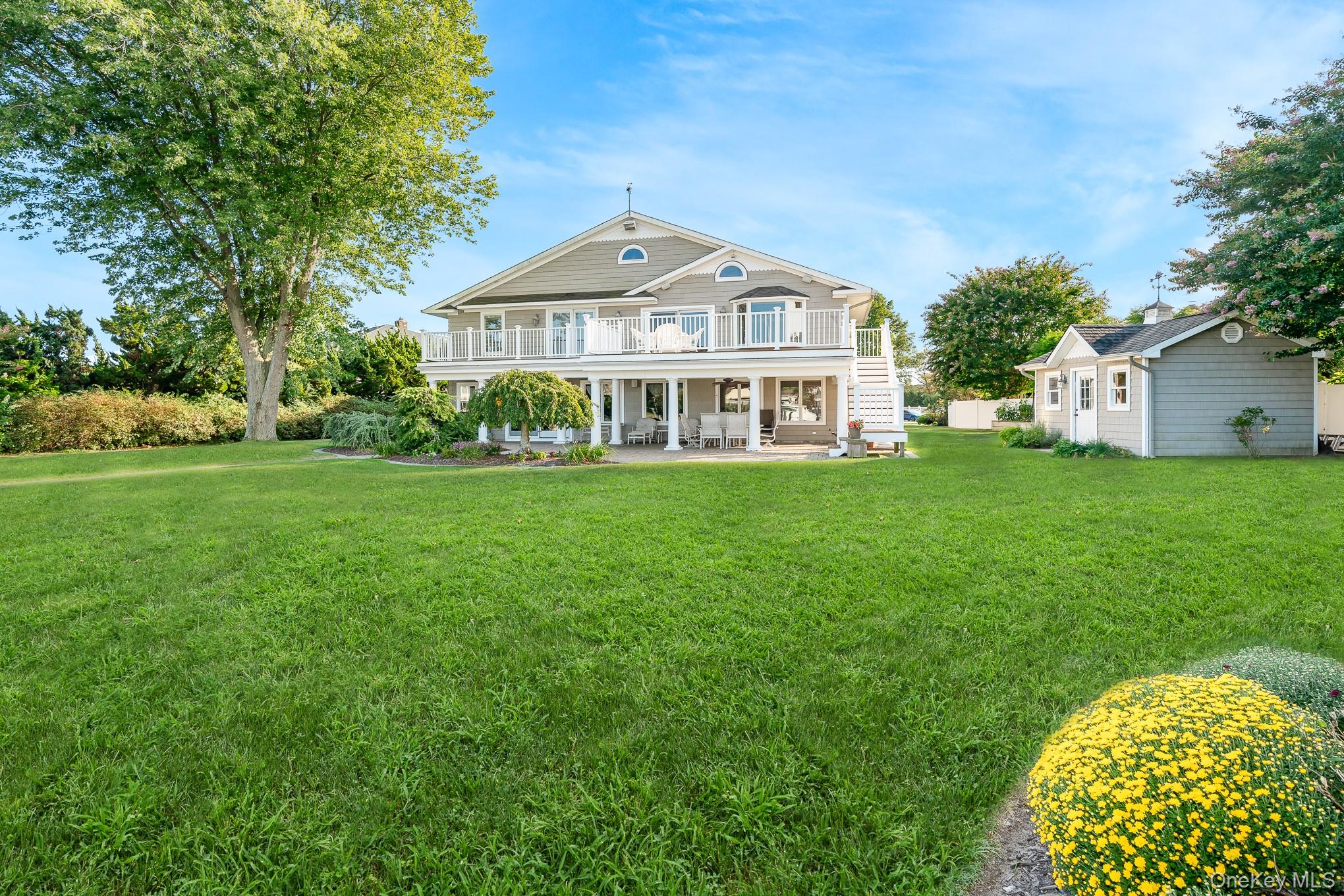 43 Duck Lane, West Islip, NY 11795