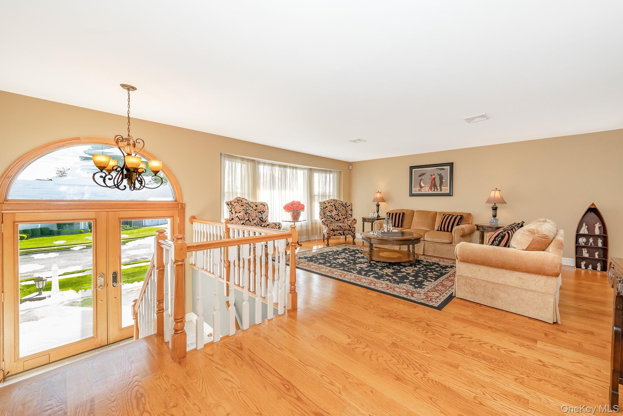 43 Duck Lane, West Islip, NY 11795