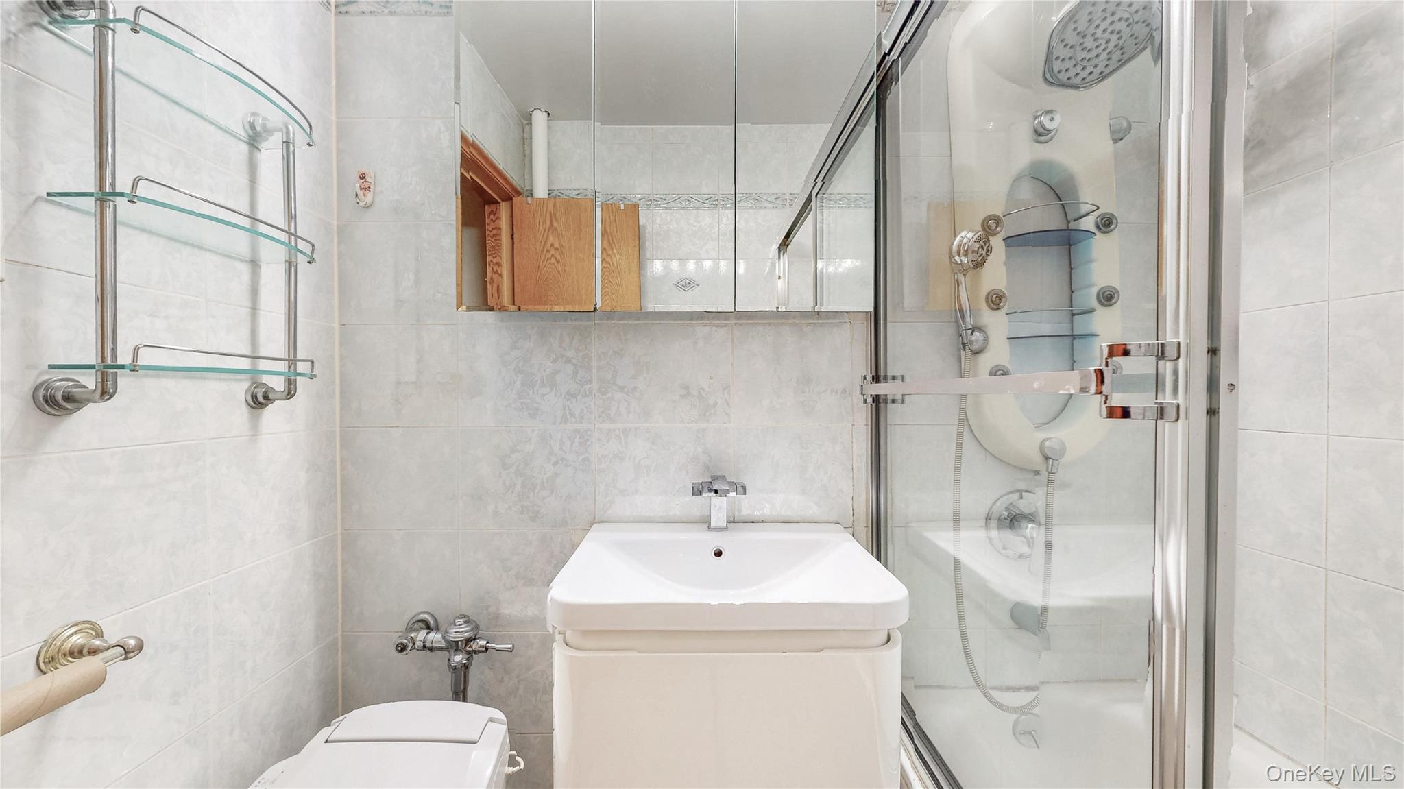 65-41 Booth Street # 4A, Rego Park, NY 11374