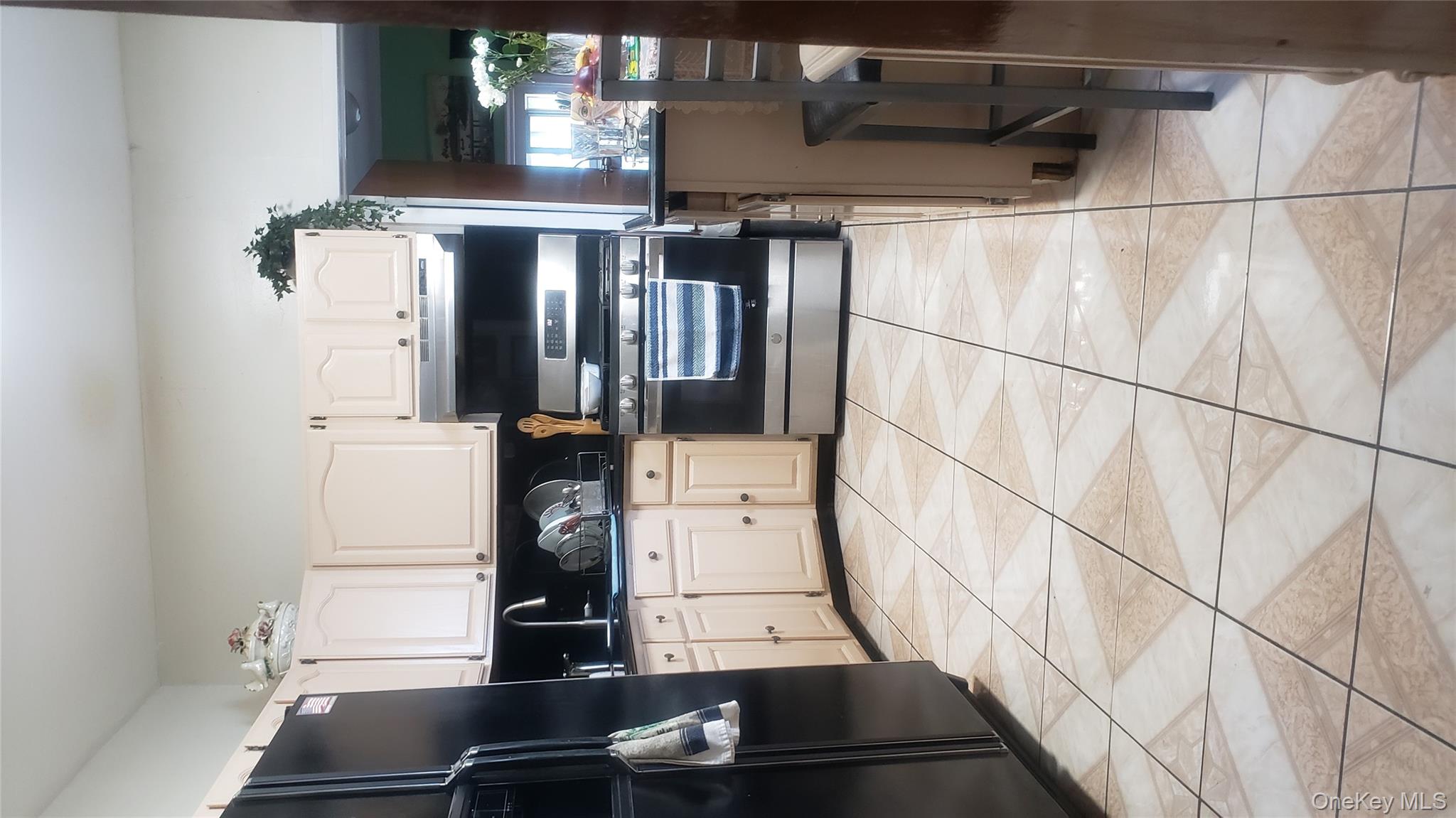 18 S 11th Avenue, Mount Vernon, NY 10550