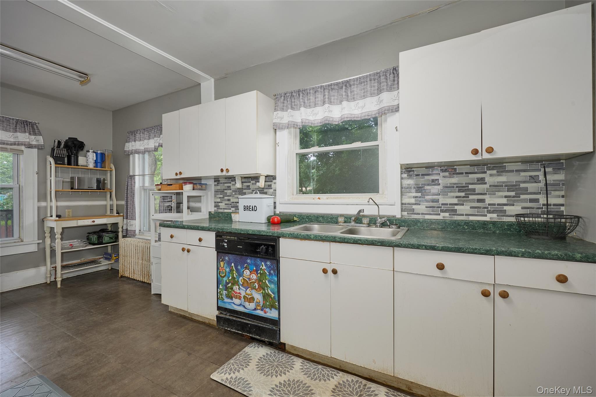 13 Parkview Terrace, Poughkeepsie, NY 12603