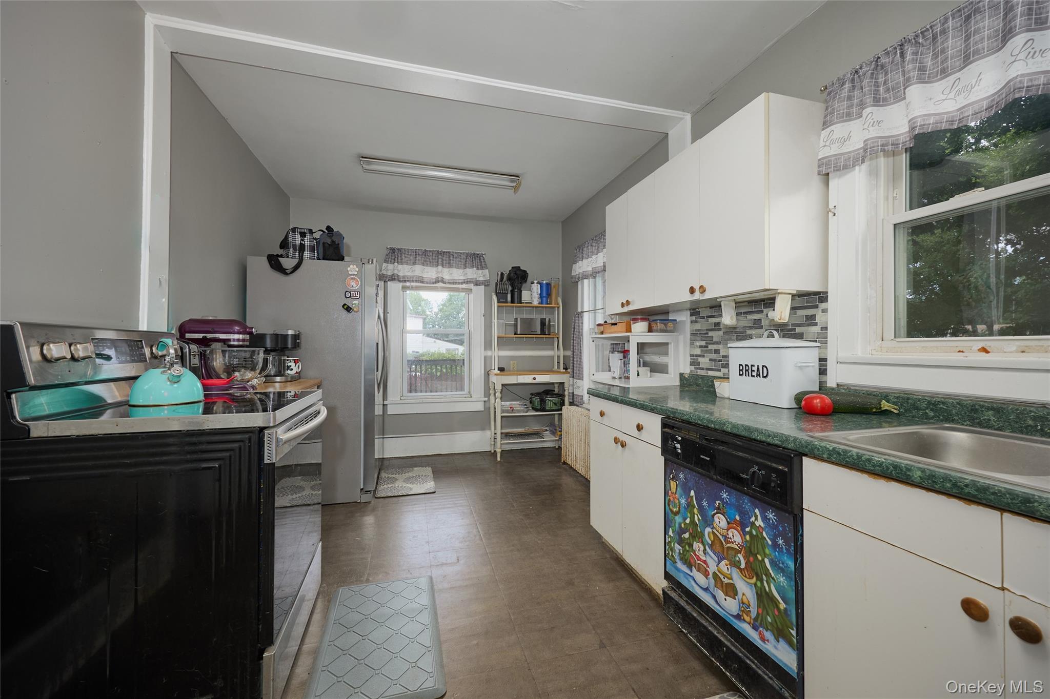 13 Parkview Terrace, Poughkeepsie, NY 12603