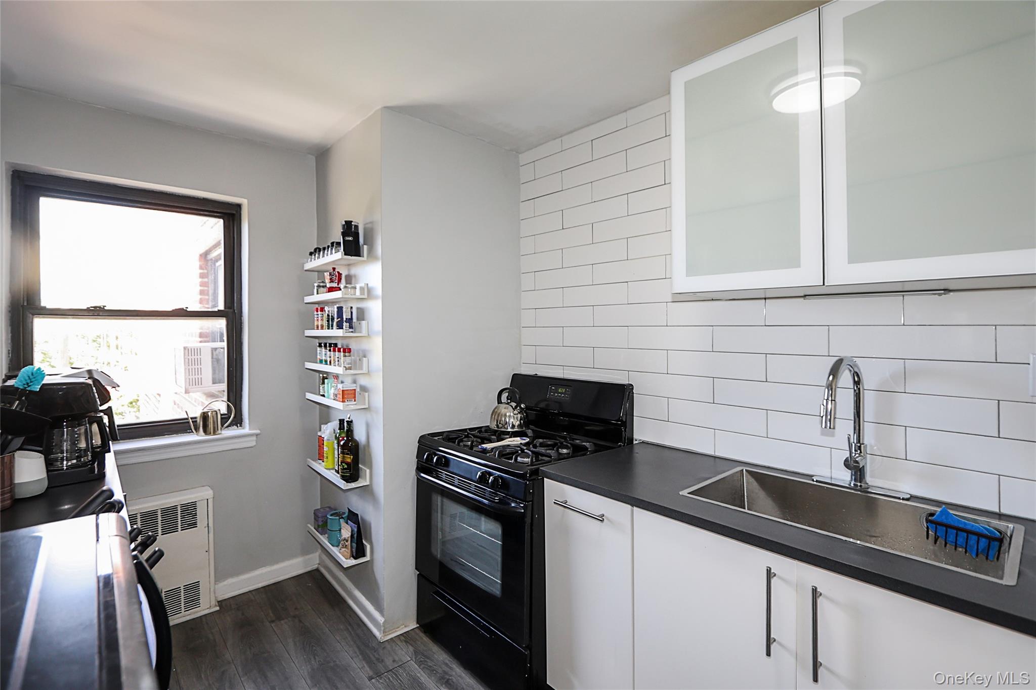 147-10 84th Road # 6K, Briarwood, NY 11435