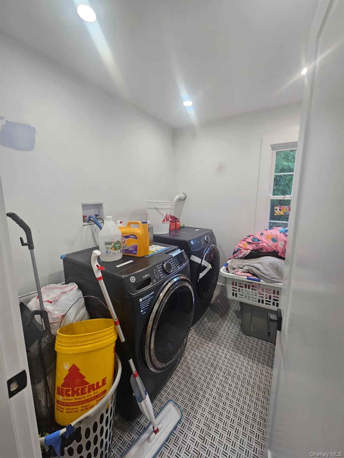 381 Route 32, Woodbury, NY 10917