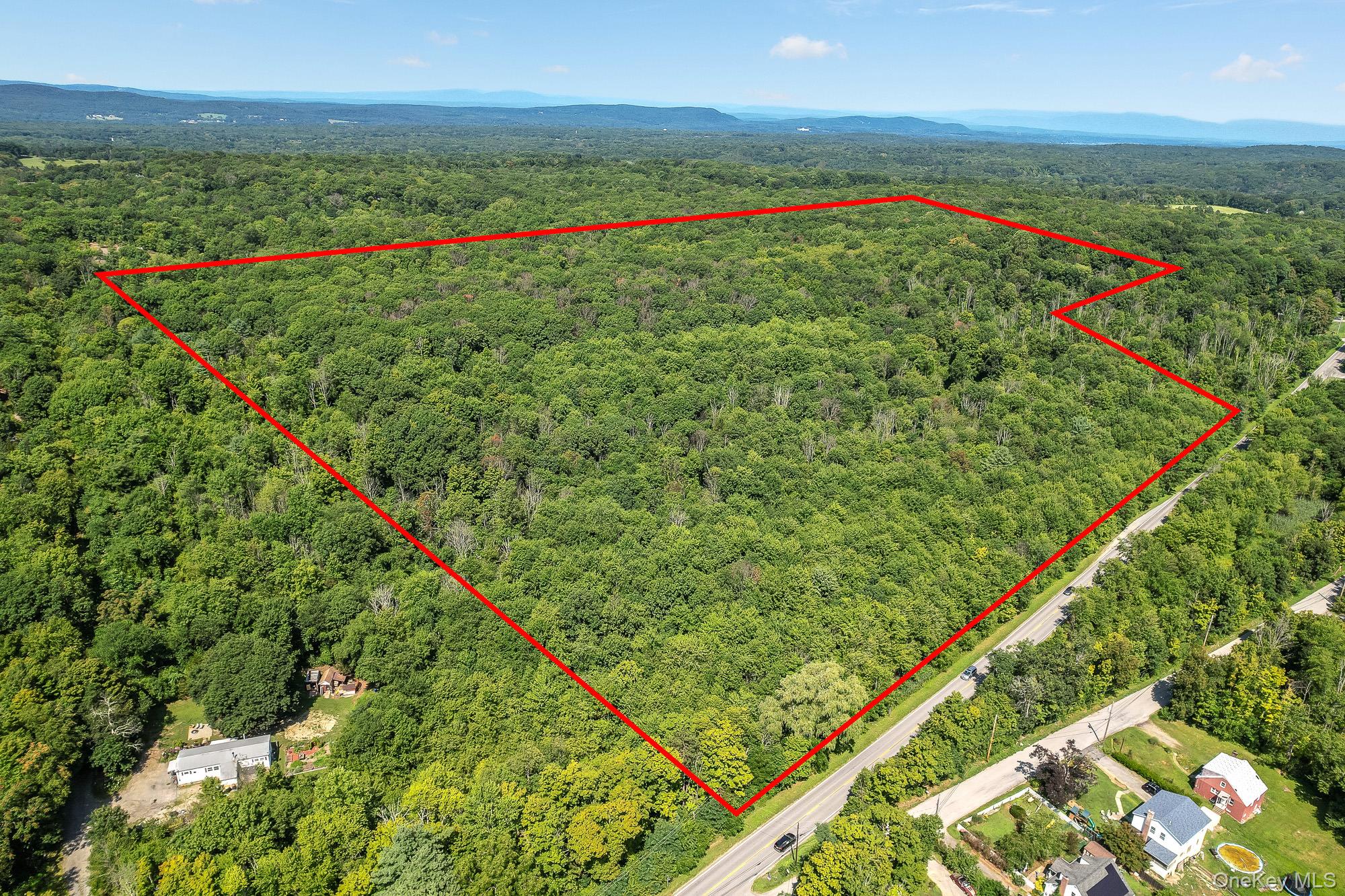 S Quaker Lane, Hyde Park, NY 12538