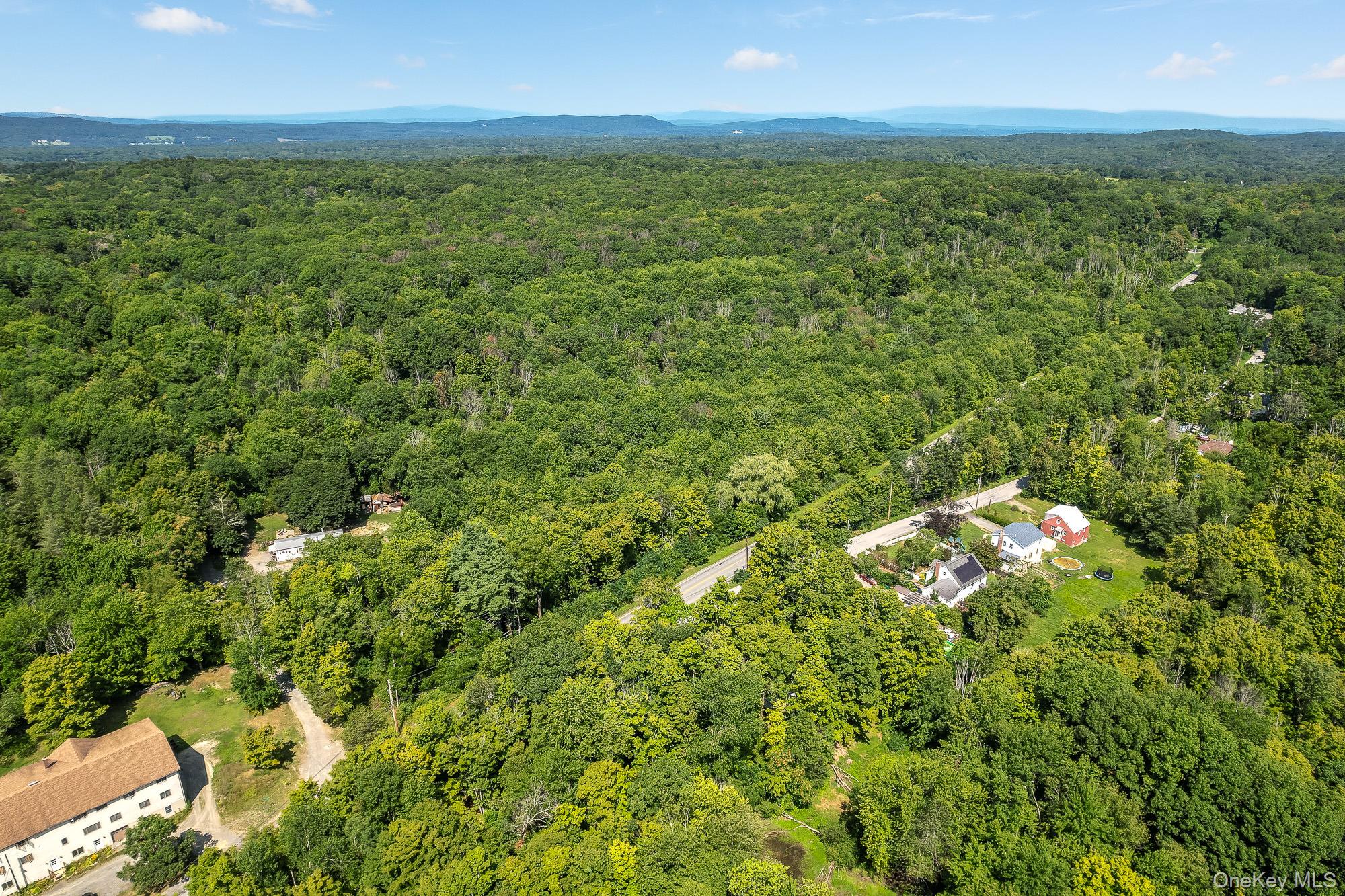 149 S Quaker Lane, Hyde Park, NY 12538