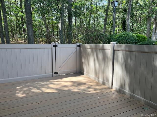 228 Springmeadow Drive # H, Holbrook, NY 11741