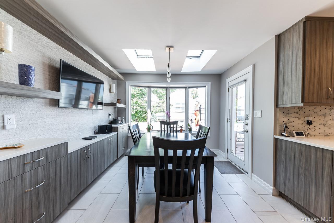 257 E Olive Street, Long Beach, NY 11561