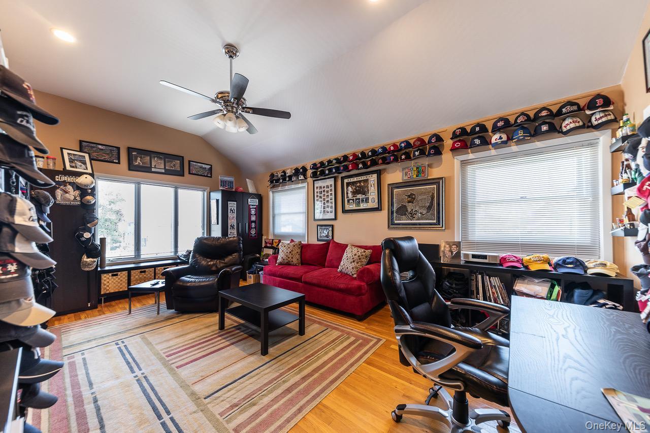 257 E Olive Street, Long Beach, NY 11561