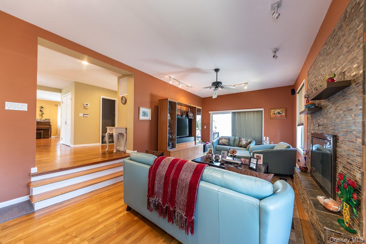 257 E Olive Street, Long Beach, NY 11561