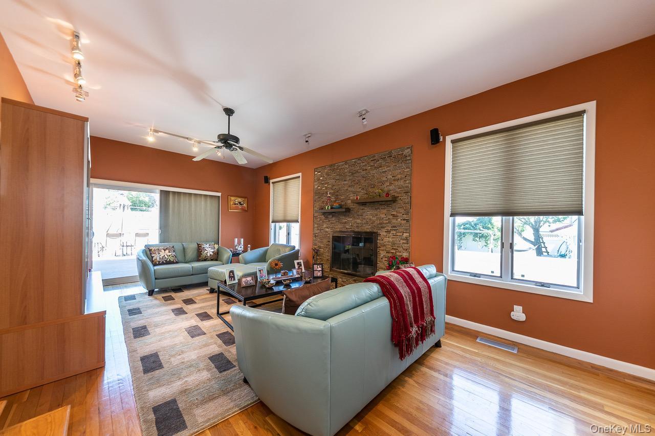 257 E Olive Street, Long Beach, NY 11561