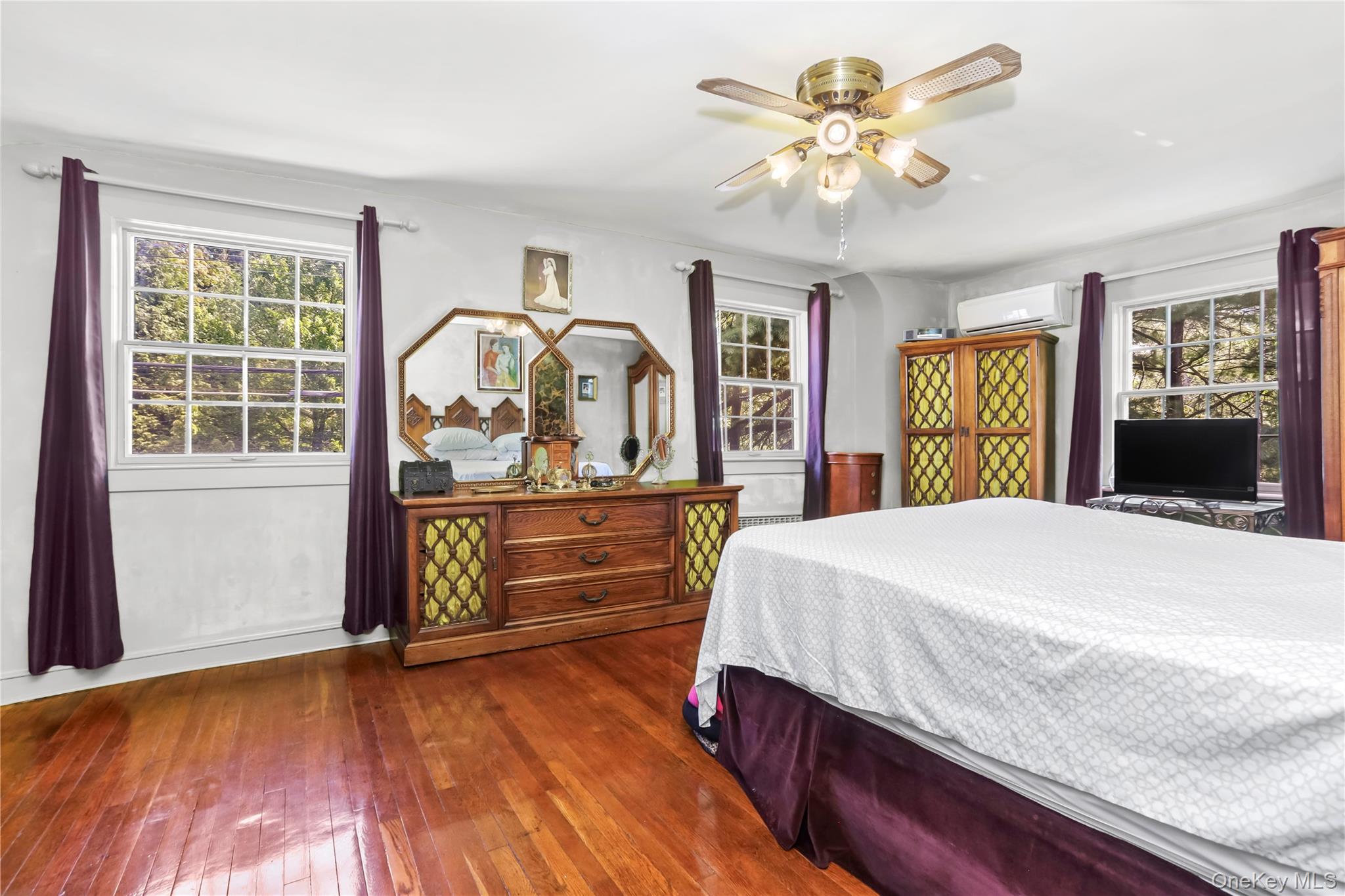 889 James Street, Pelham, NY 10803