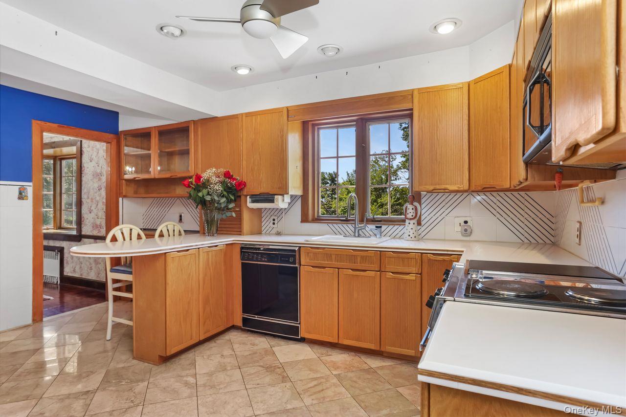 889 James Street, Pelham, NY 10803