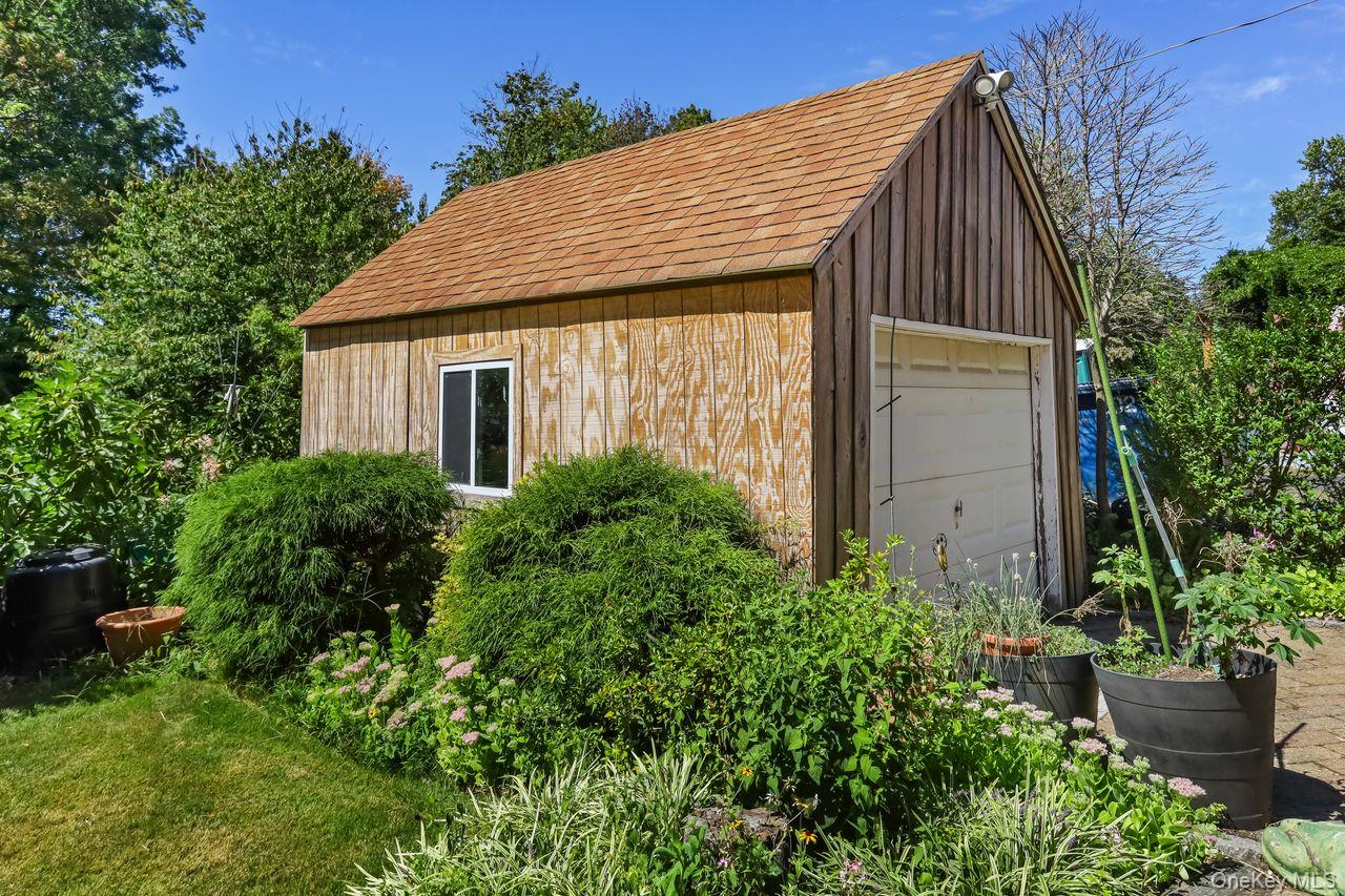 889 James Street, Pelham, NY 10803