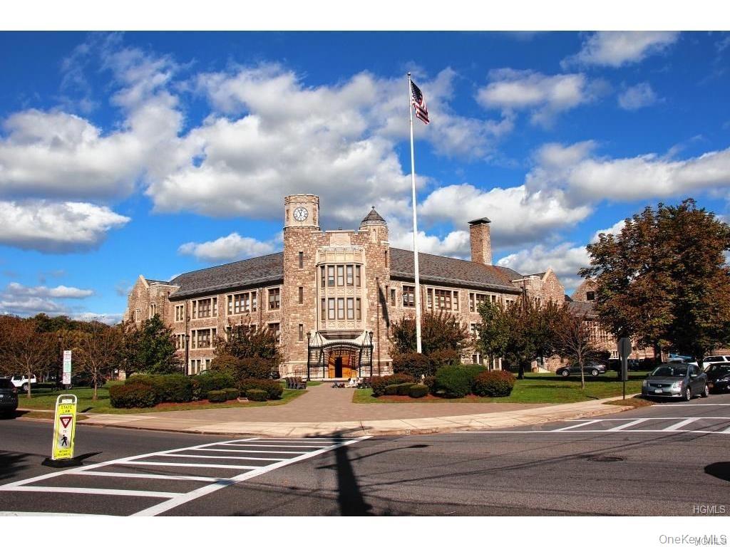 889 James Street, Pelham, NY 10803