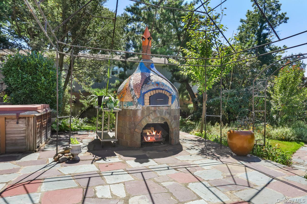 889 James Street, Pelham, NY 10803