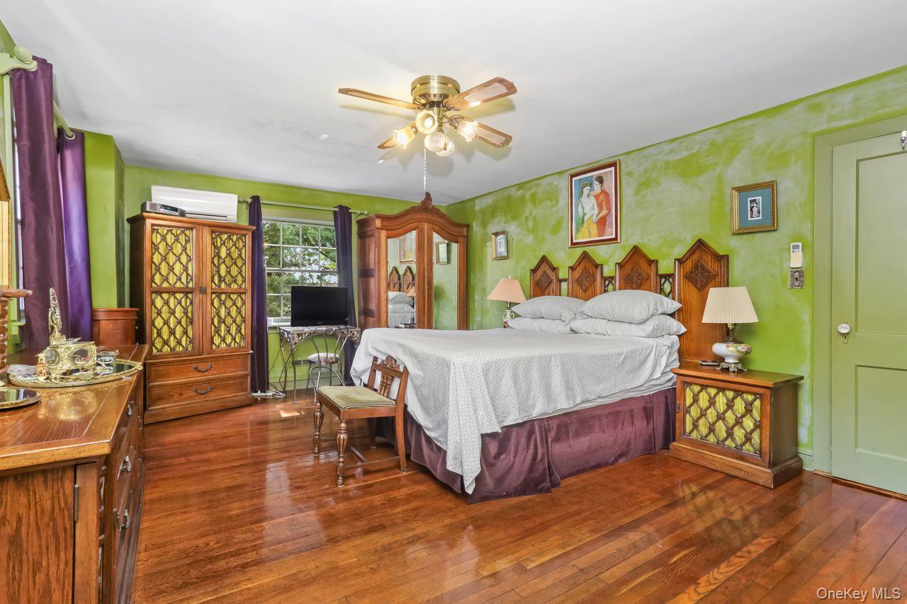 889 James Street, Pelham, NY 10803