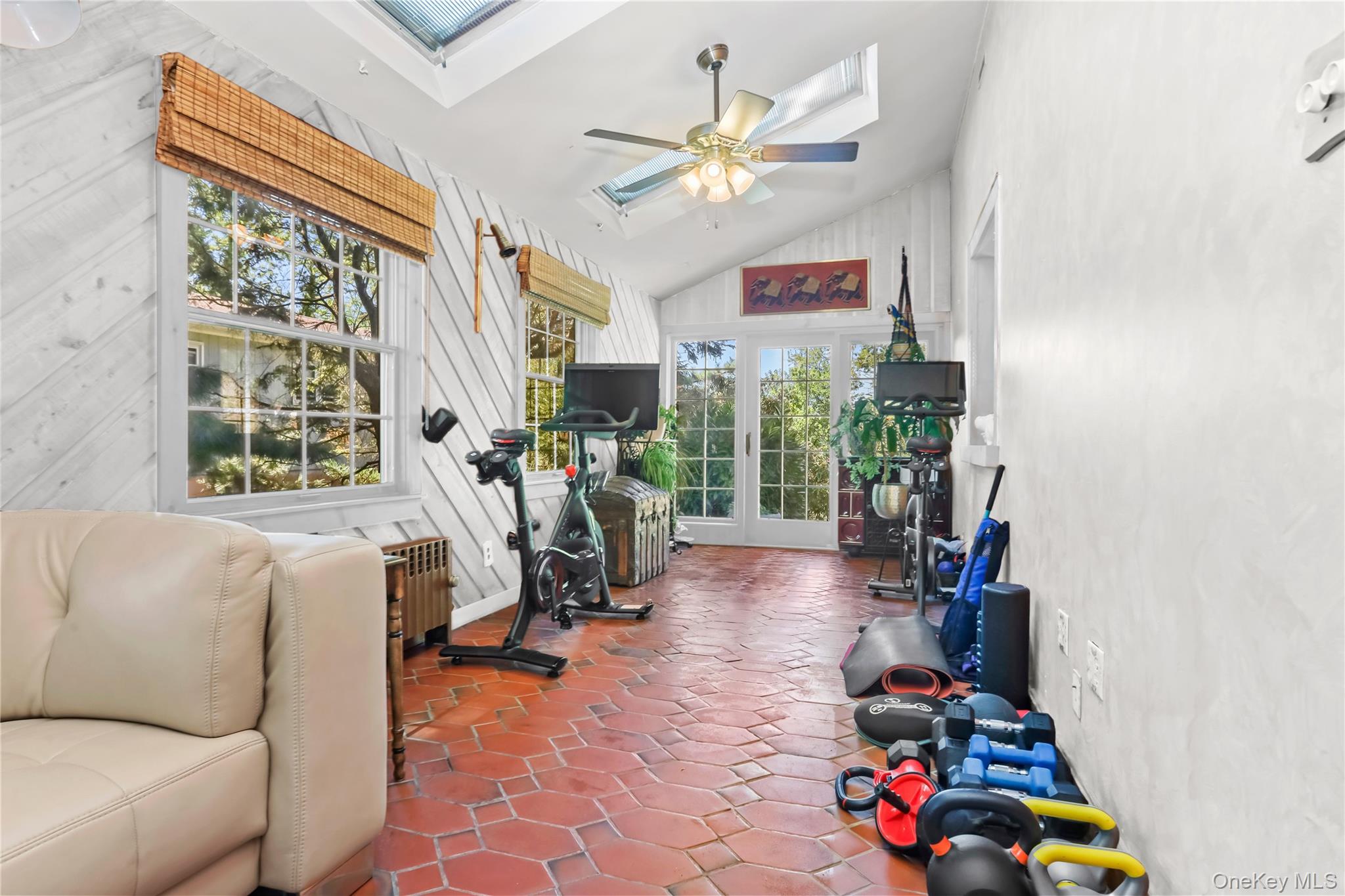 889 James Street, Pelham, NY 10803