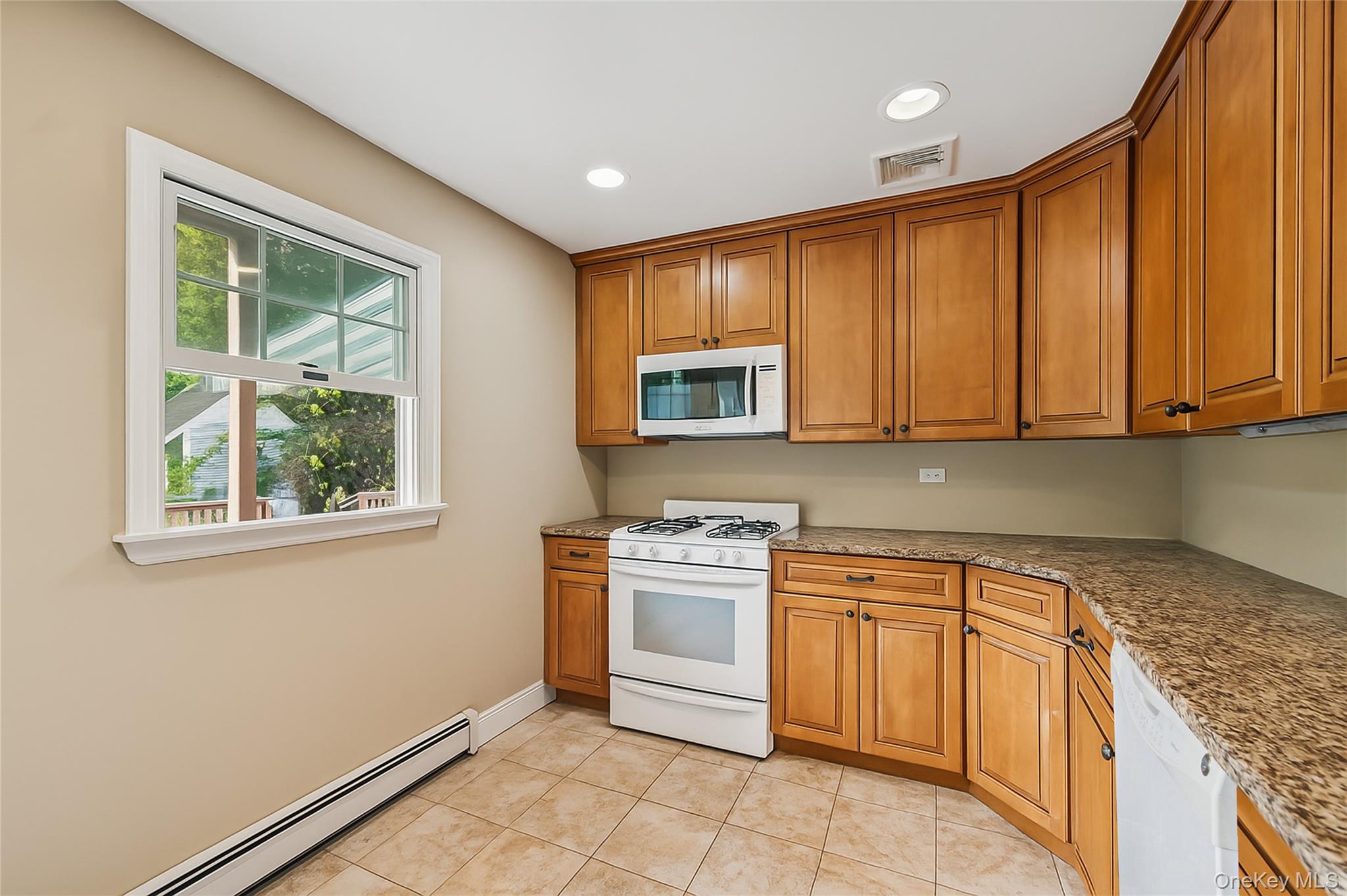 18 Shirley Street, Center Moriches, NY 11934