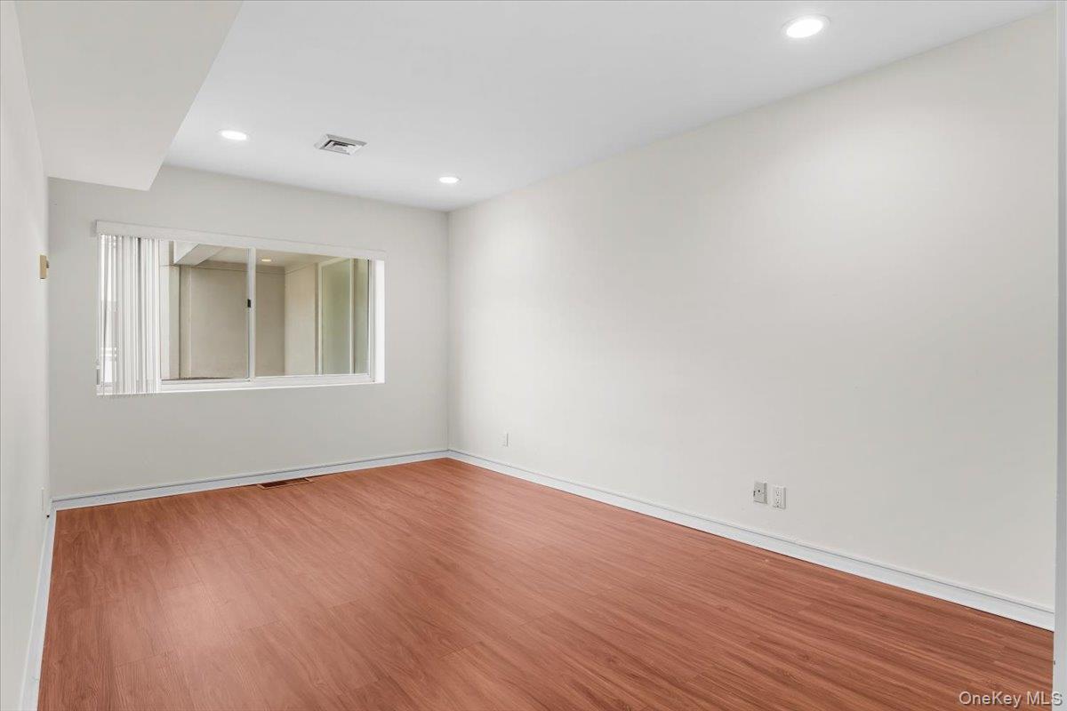 100 Cuttermill Road # 3F, Great Neck, NY 11021