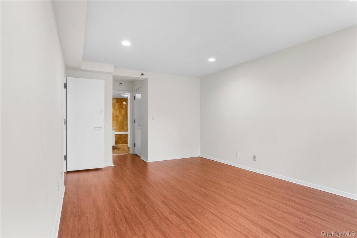 100 Cuttermill Road # 3F, Great Neck, NY 11021