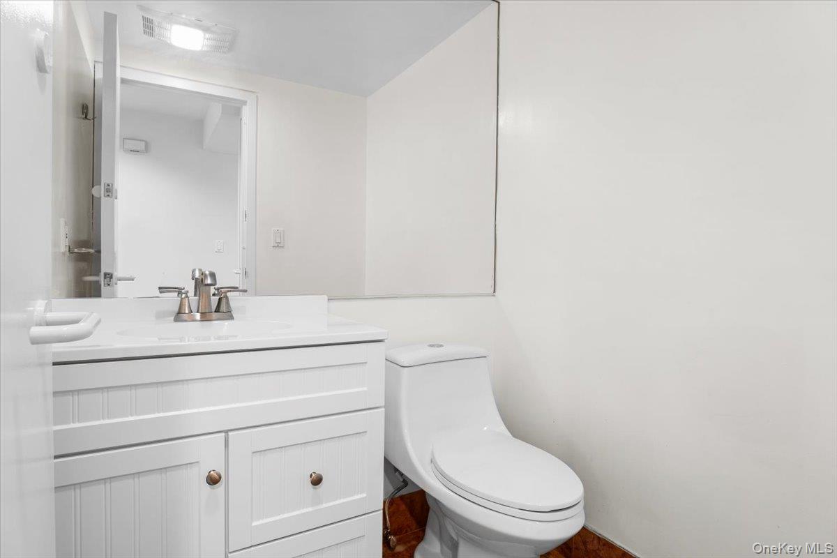 100 Cuttermill Road # 3F, Great Neck, NY 11021