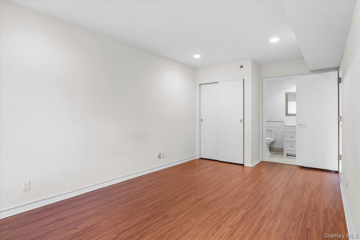 100 Cuttermill Road # 3F, Great Neck, NY 11021